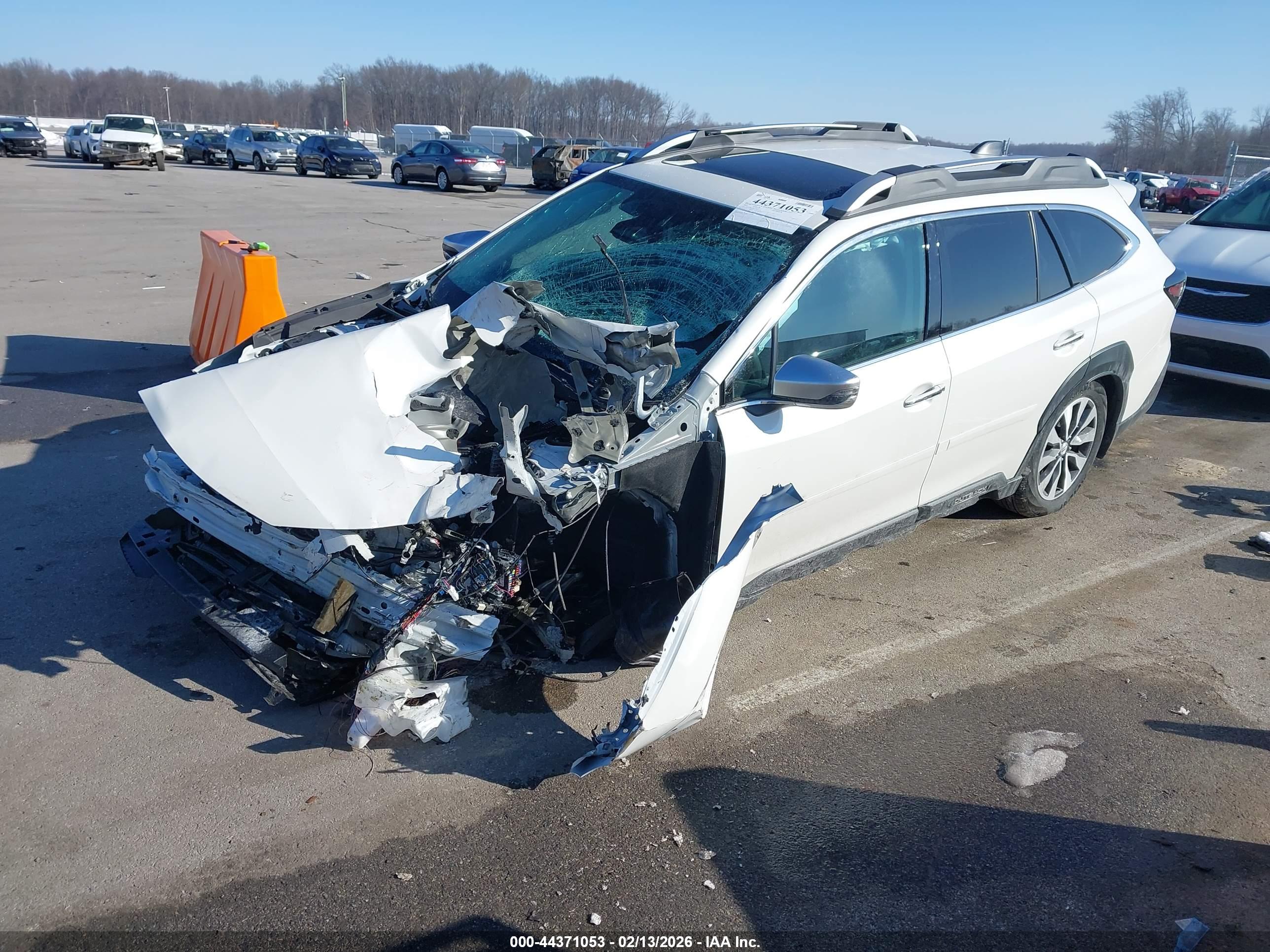 SUBARU OUTBACK image 2