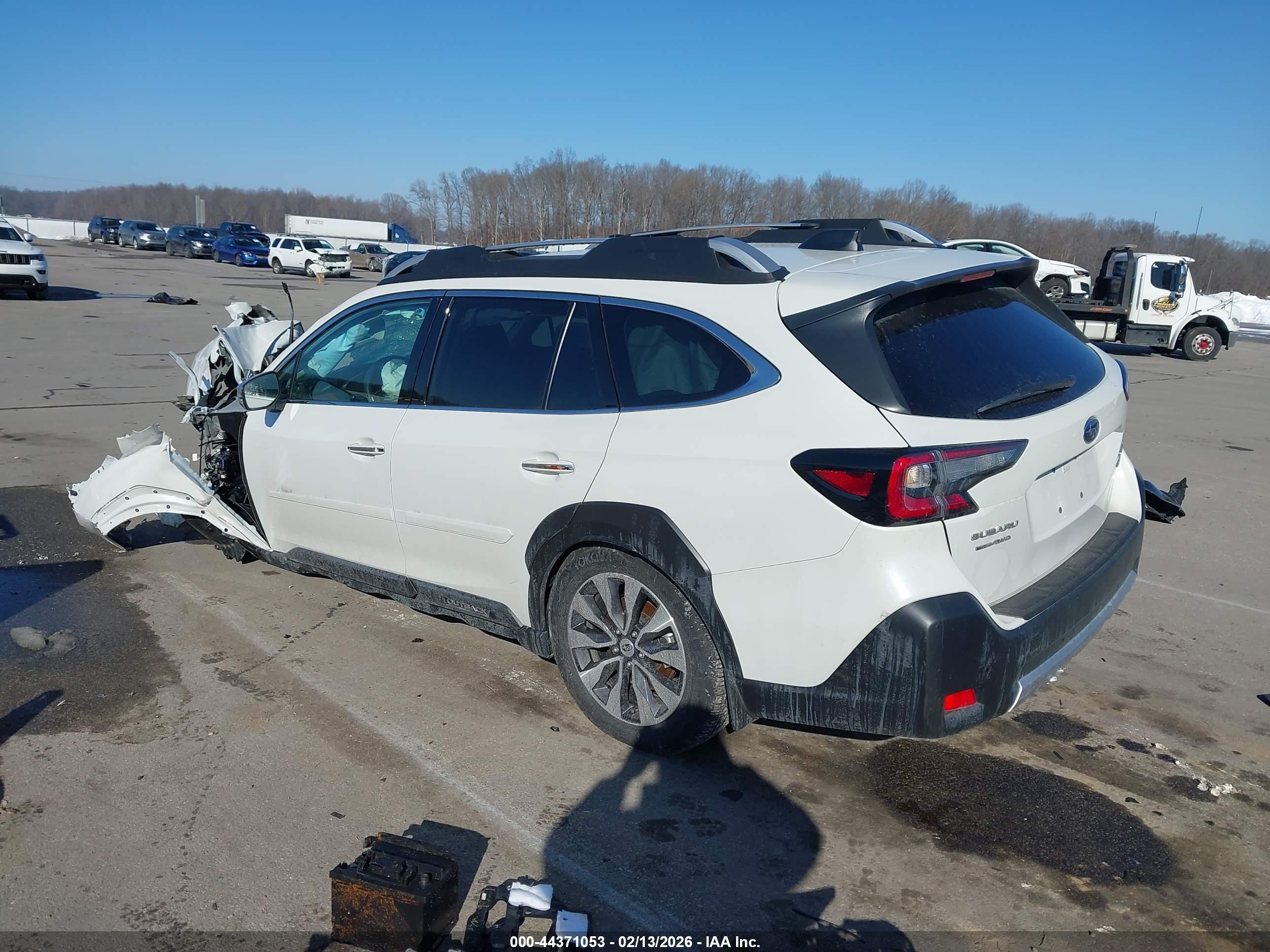 SUBARU OUTBACK image 3