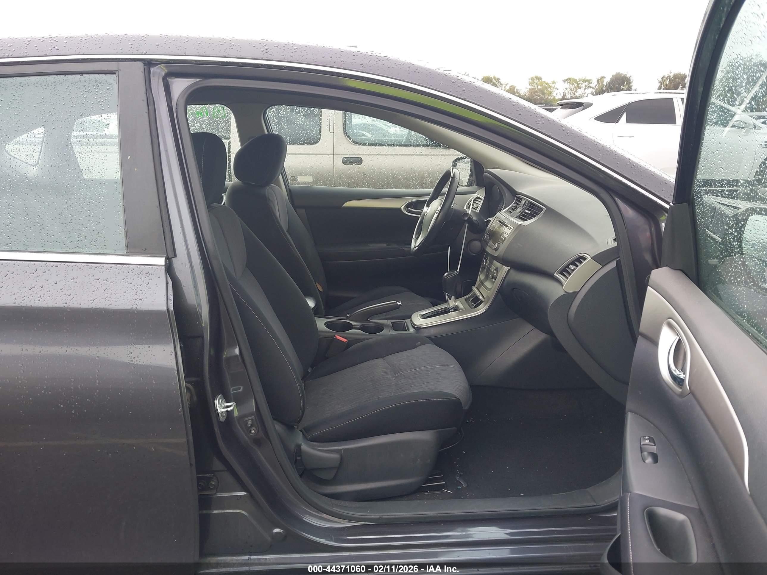 NISSAN SENTRA image 5