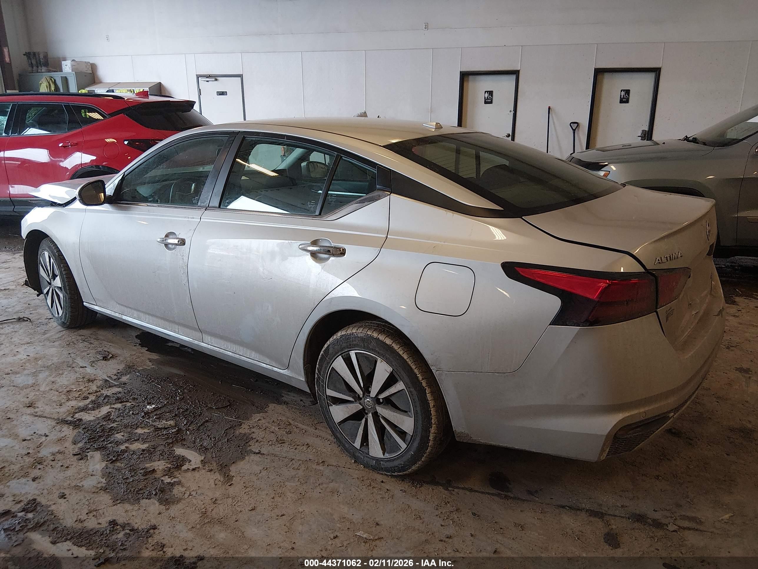 NISSAN ALTIMA image 3