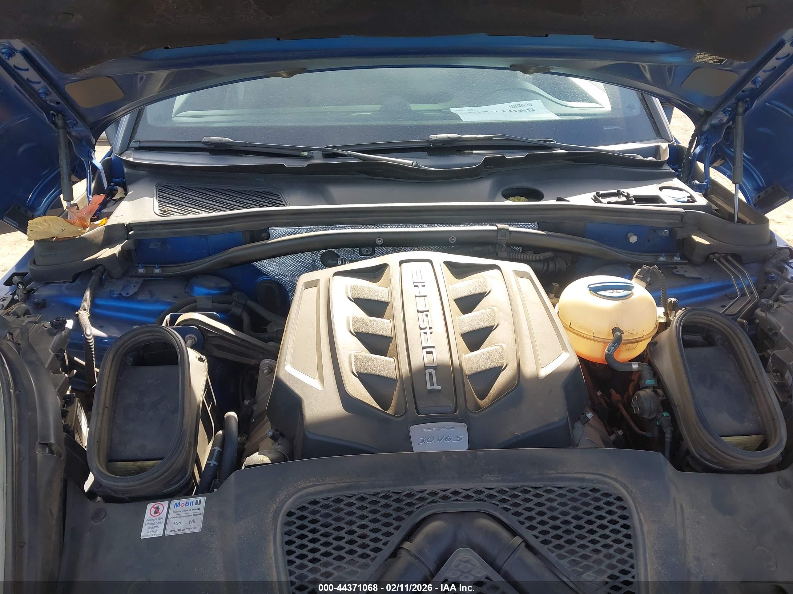PORSCHE MACAN image 10