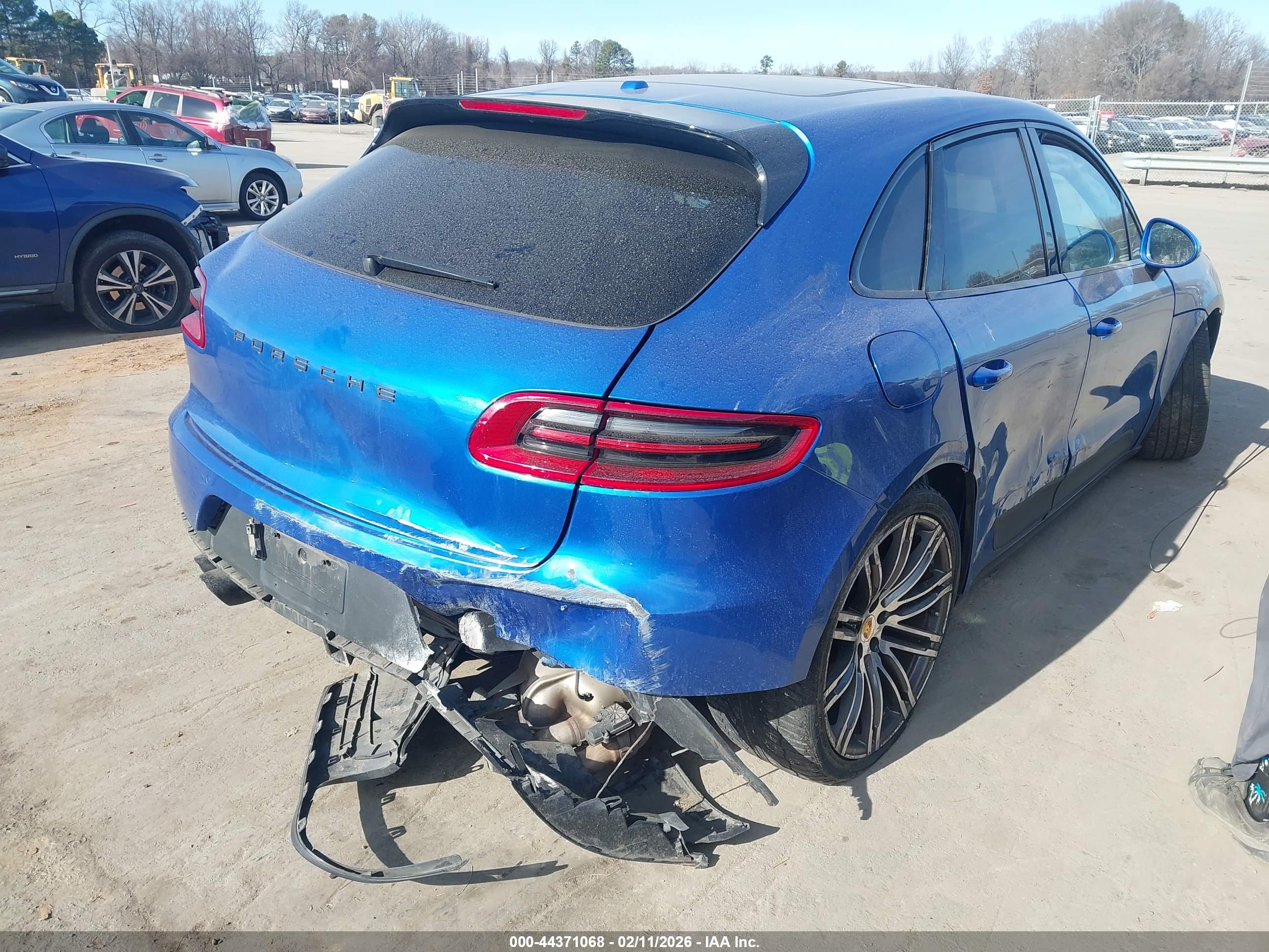 PORSCHE MACAN image 4