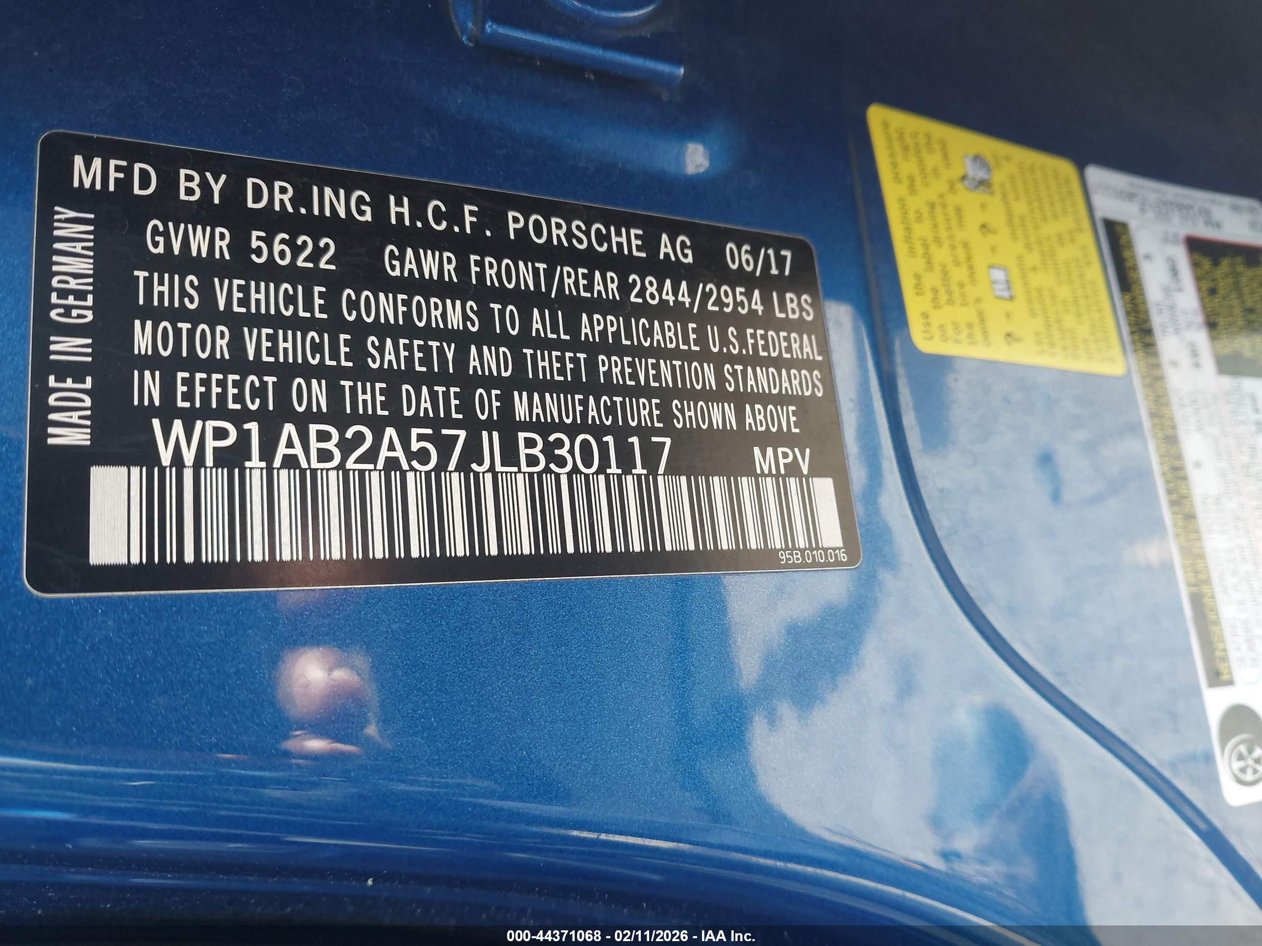 PORSCHE MACAN image 9