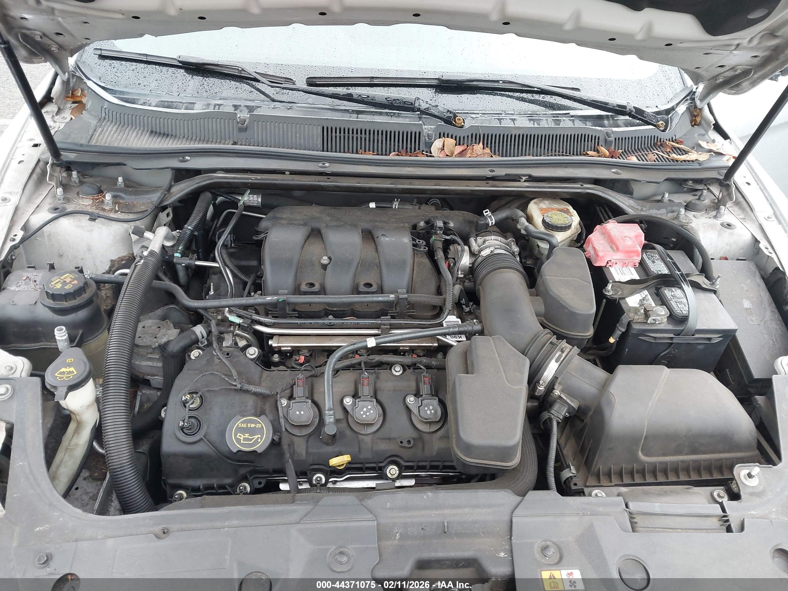 FORD TAURUS image 10
