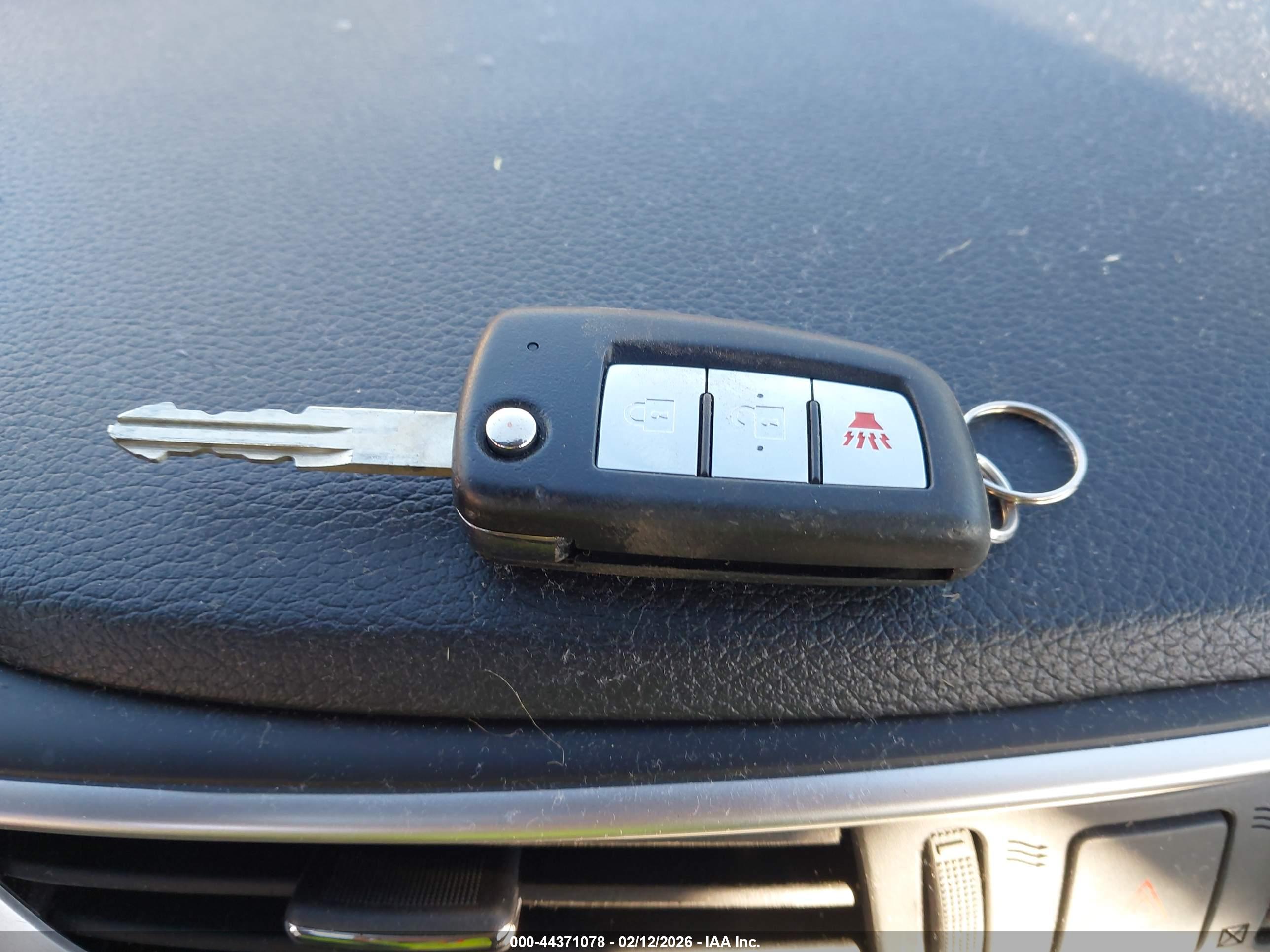 NISSAN ROGUE image 11