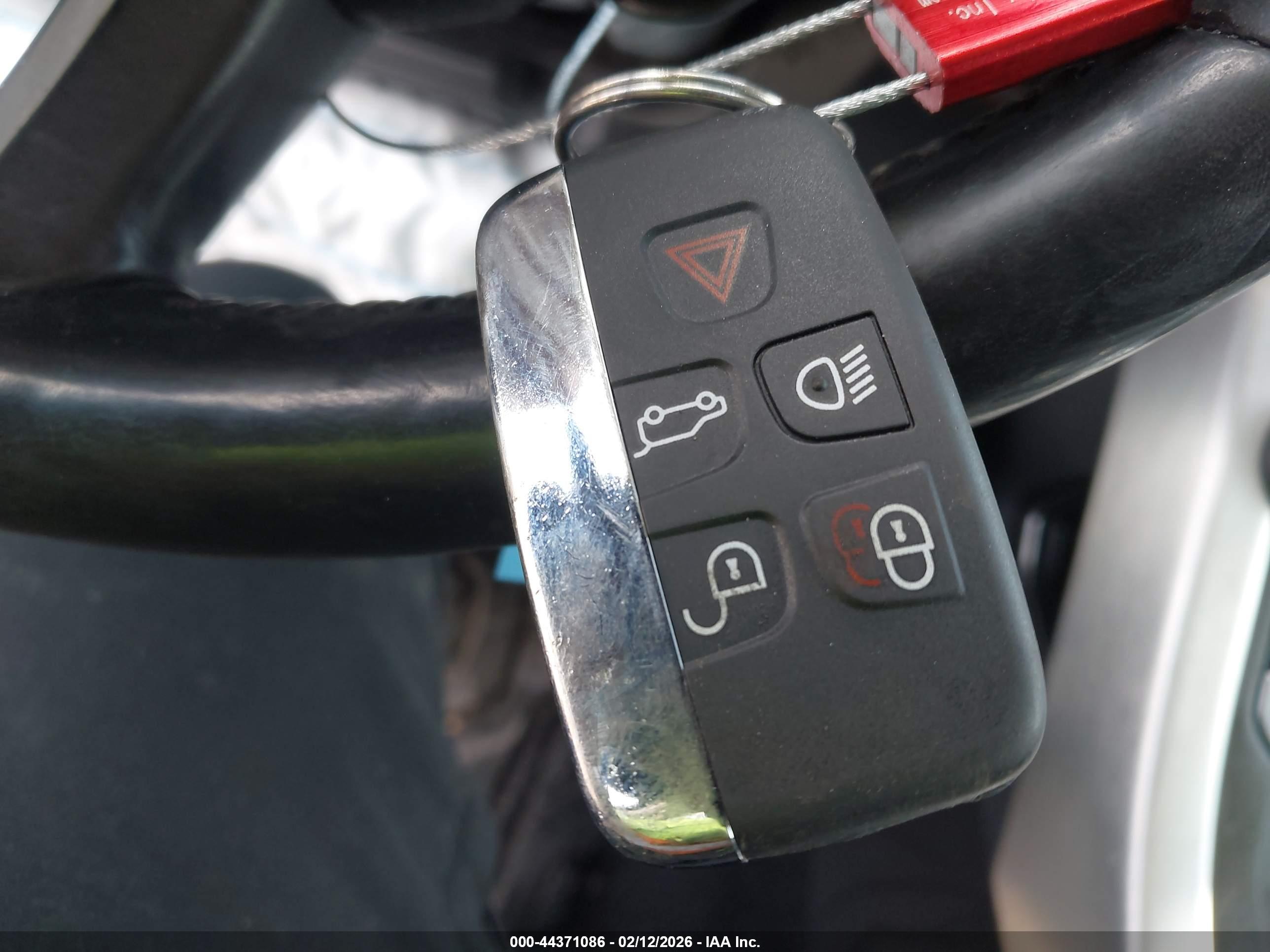 LAND ROVER image 11