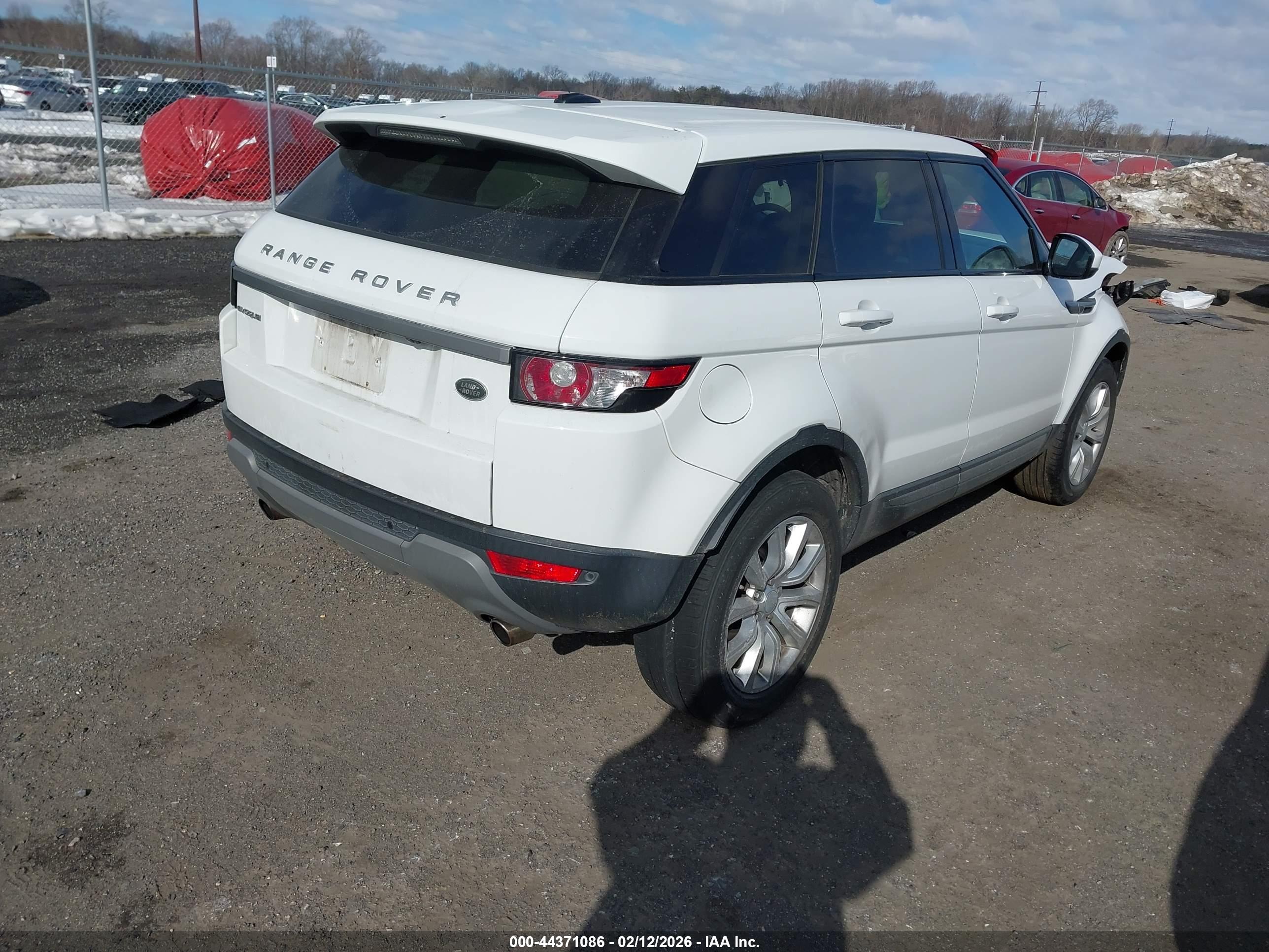 LAND ROVER image 4