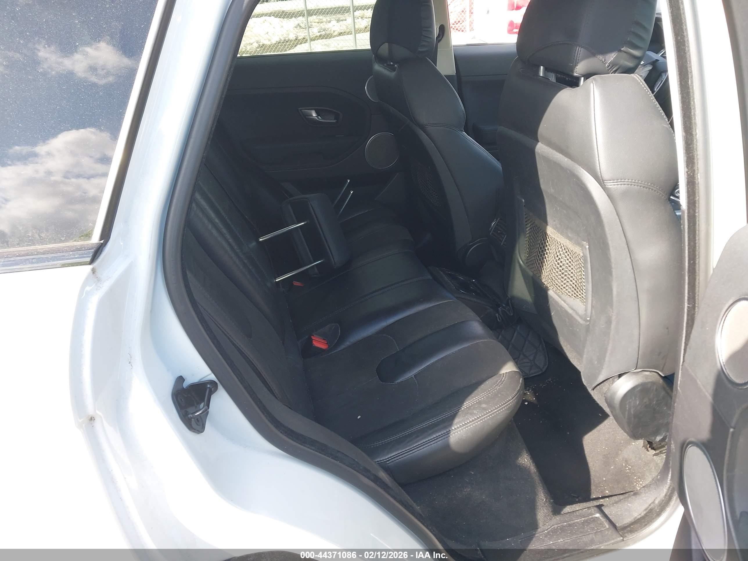 LAND ROVER image 8