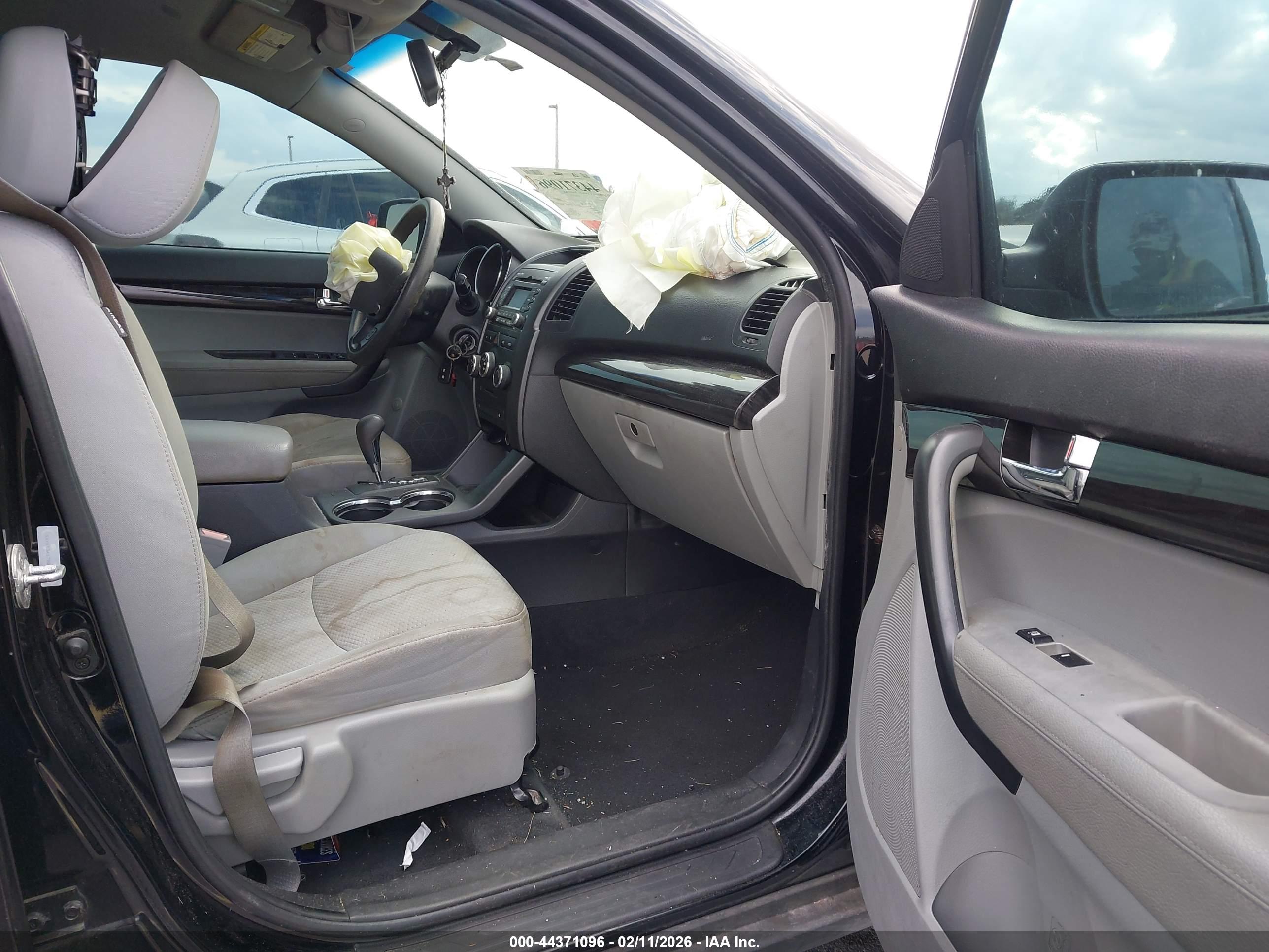 KIA SORENTO image 5