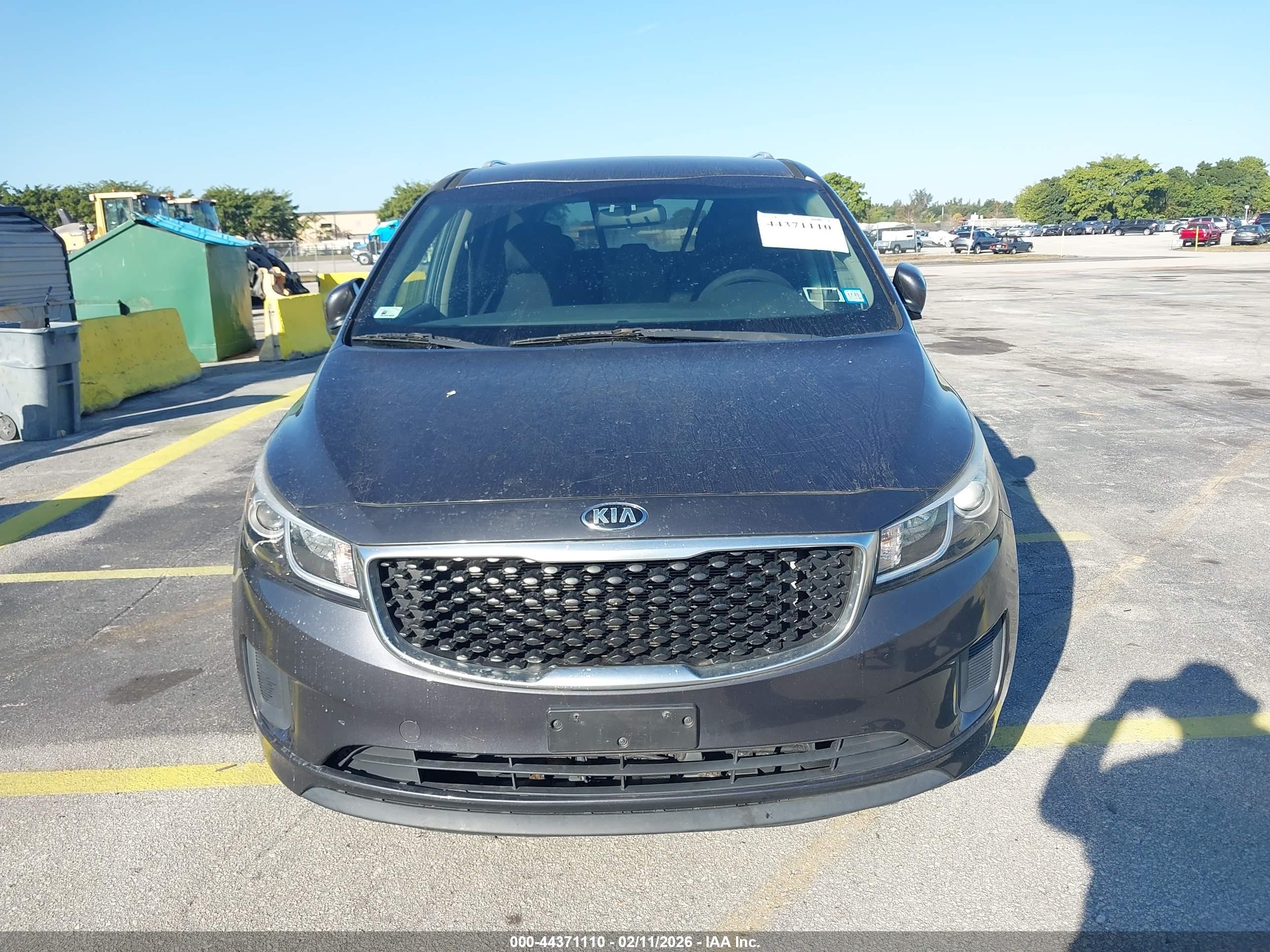 KIA SEDONA image 6