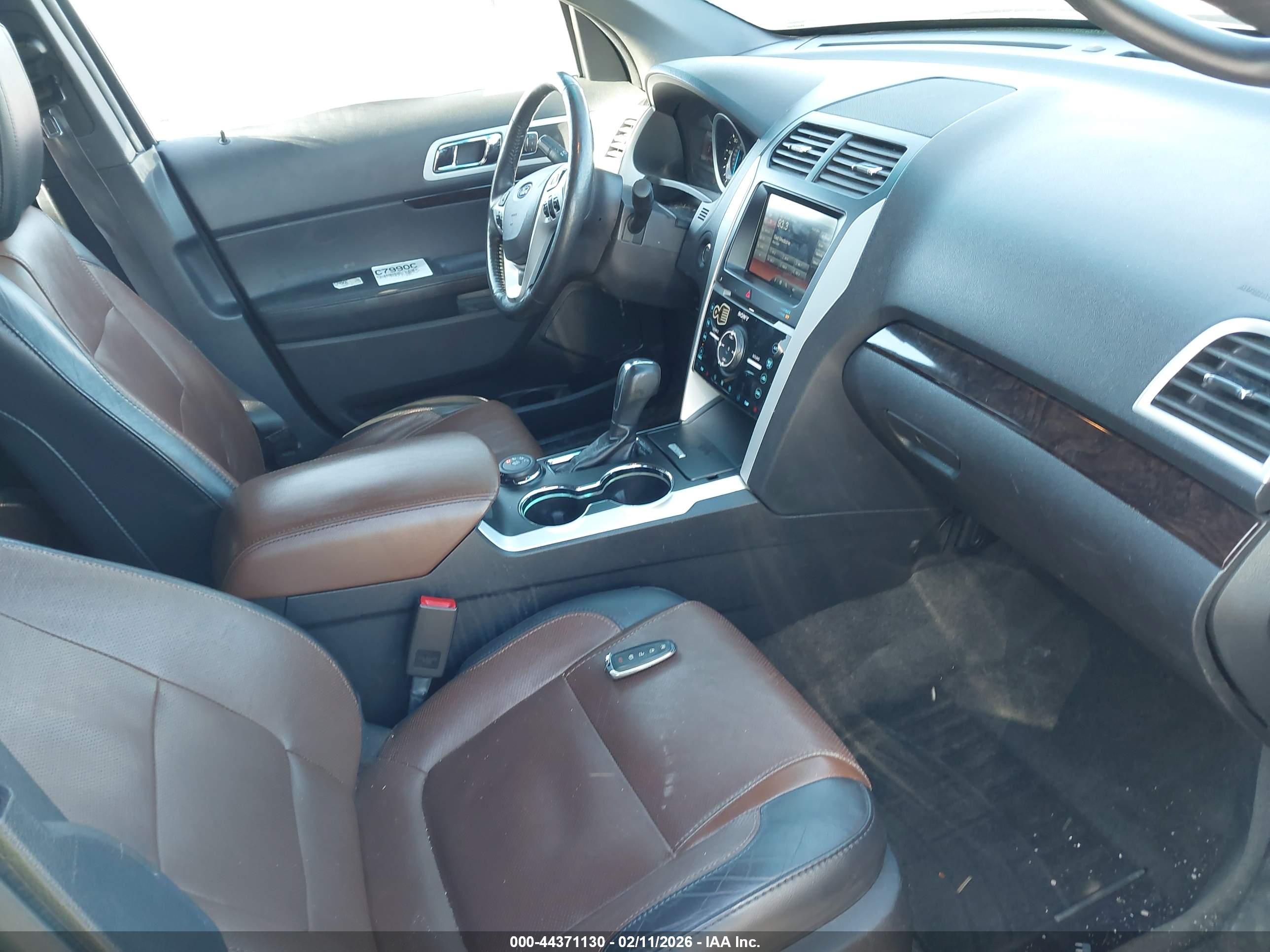 FORD EXPLORER image 5