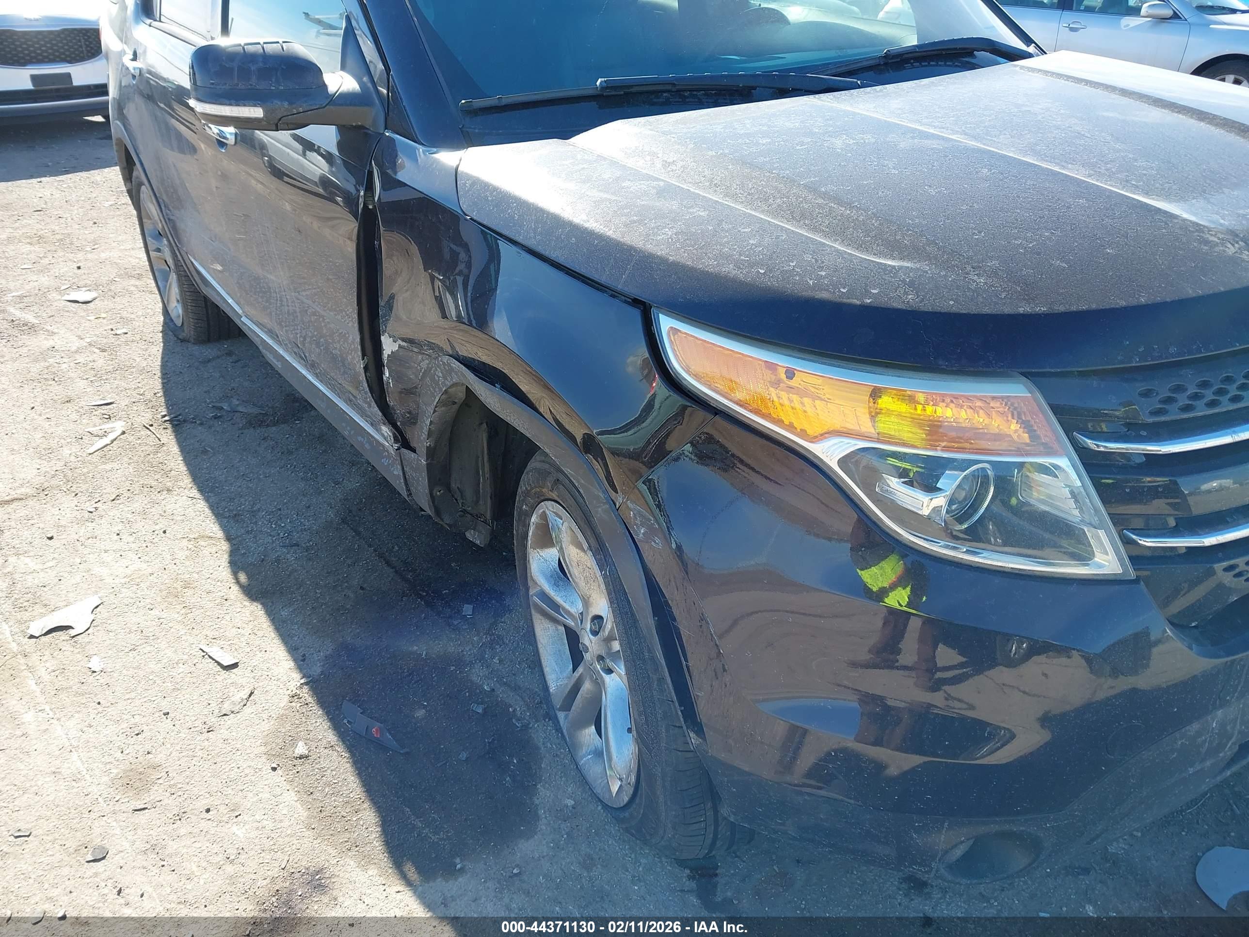 FORD EXPLORER image 6