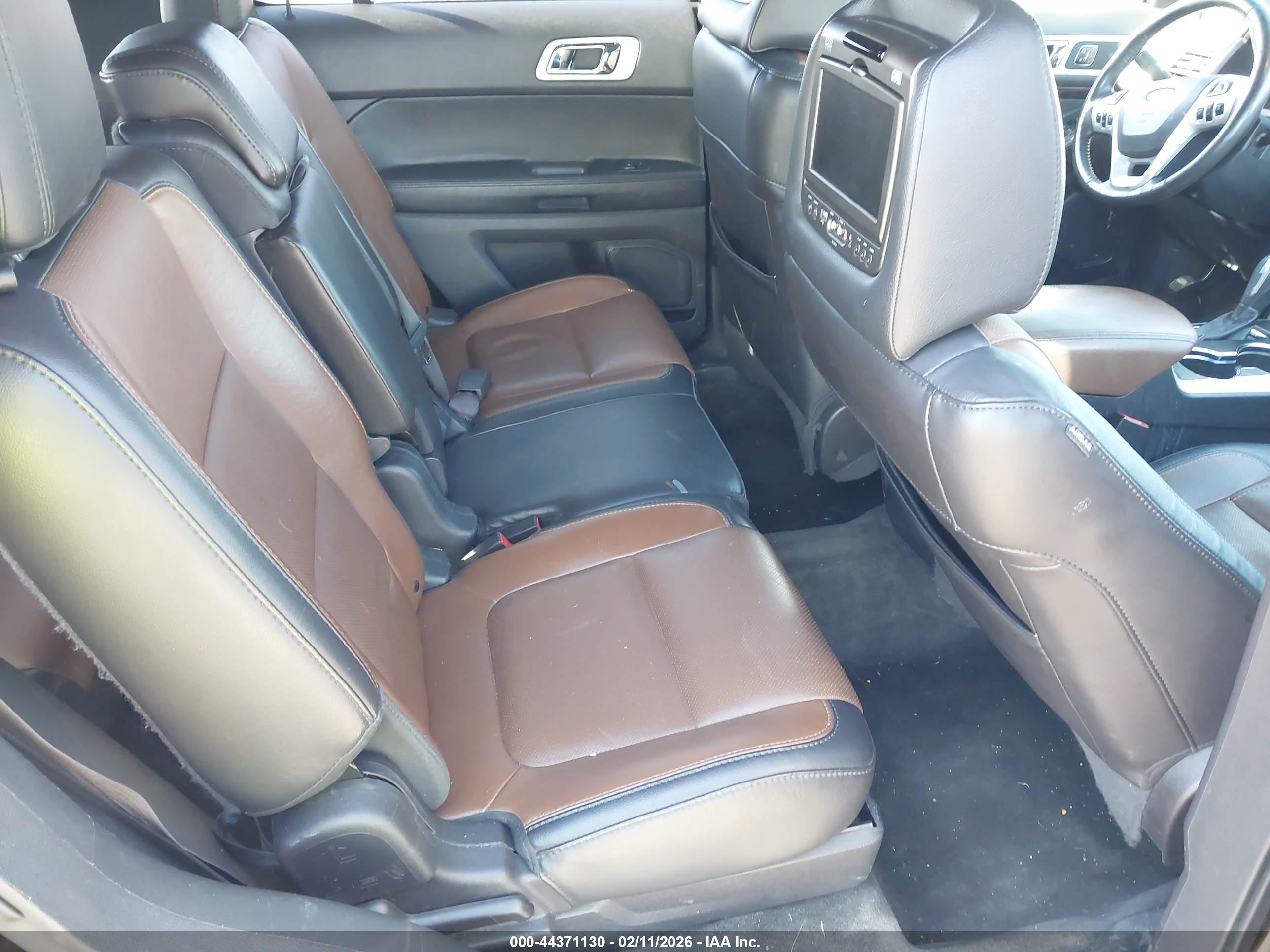 FORD EXPLORER image 8