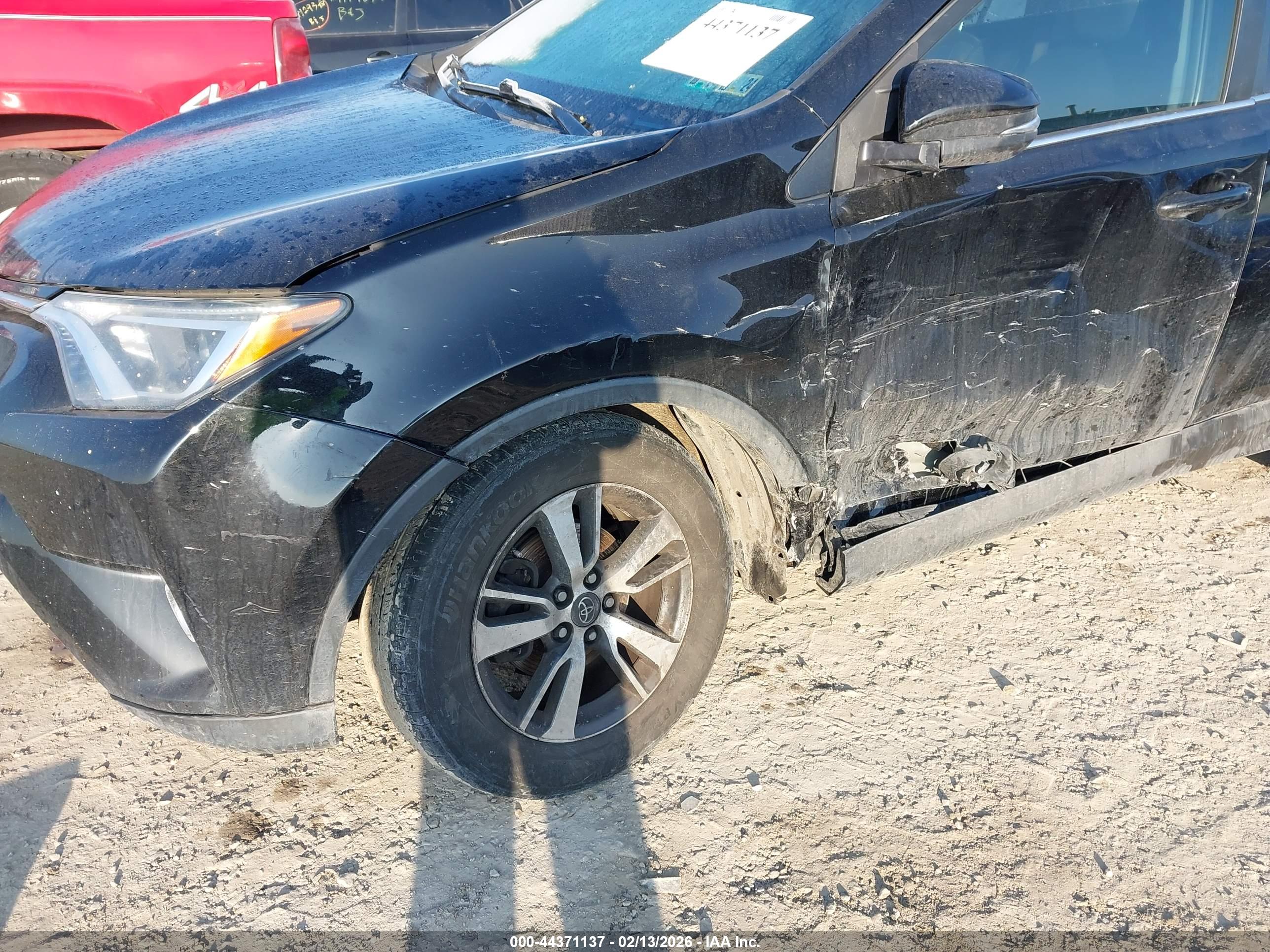 TOYOTA RAV4 image 6