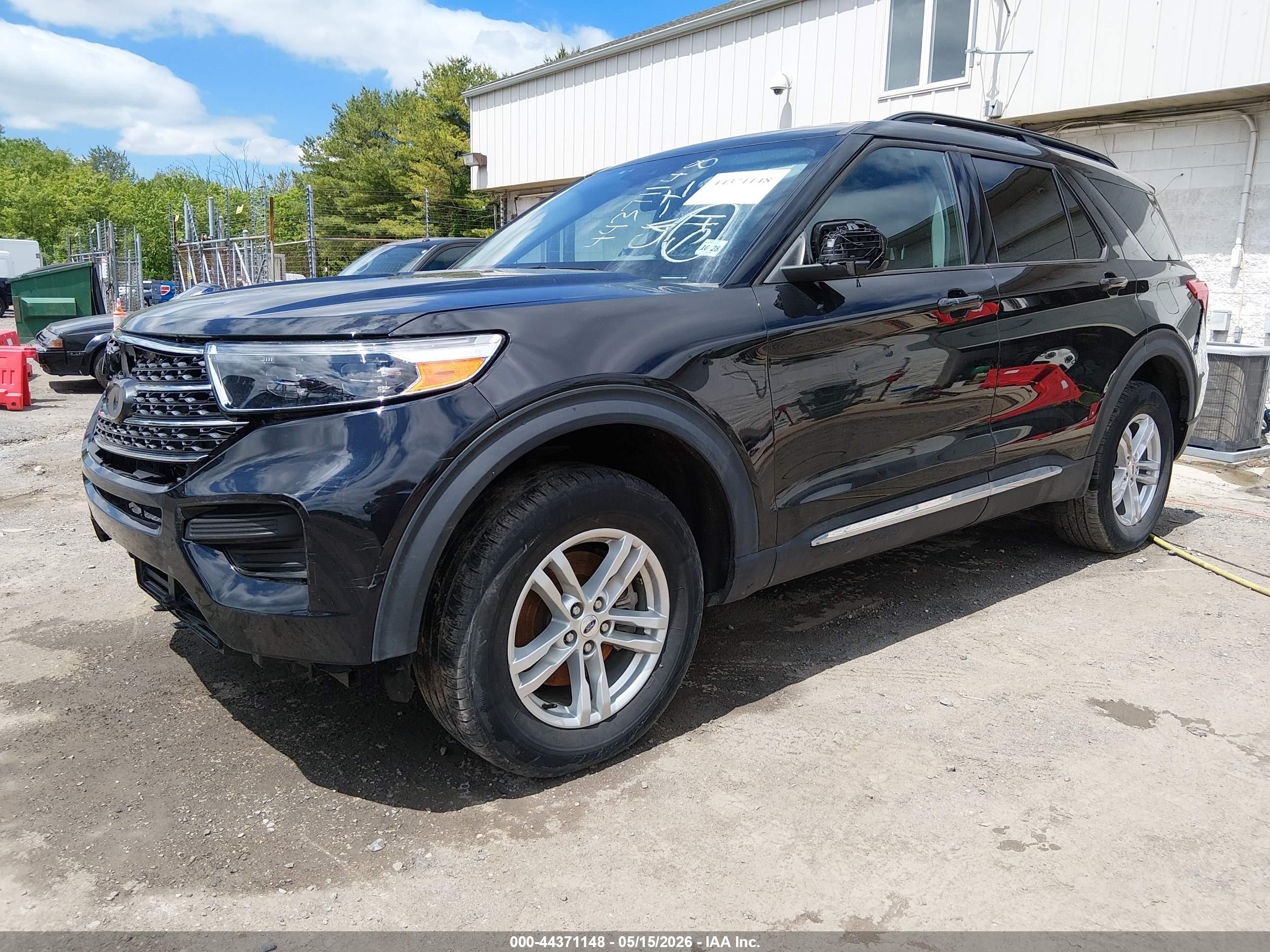 FORD EXPLORER image 2
