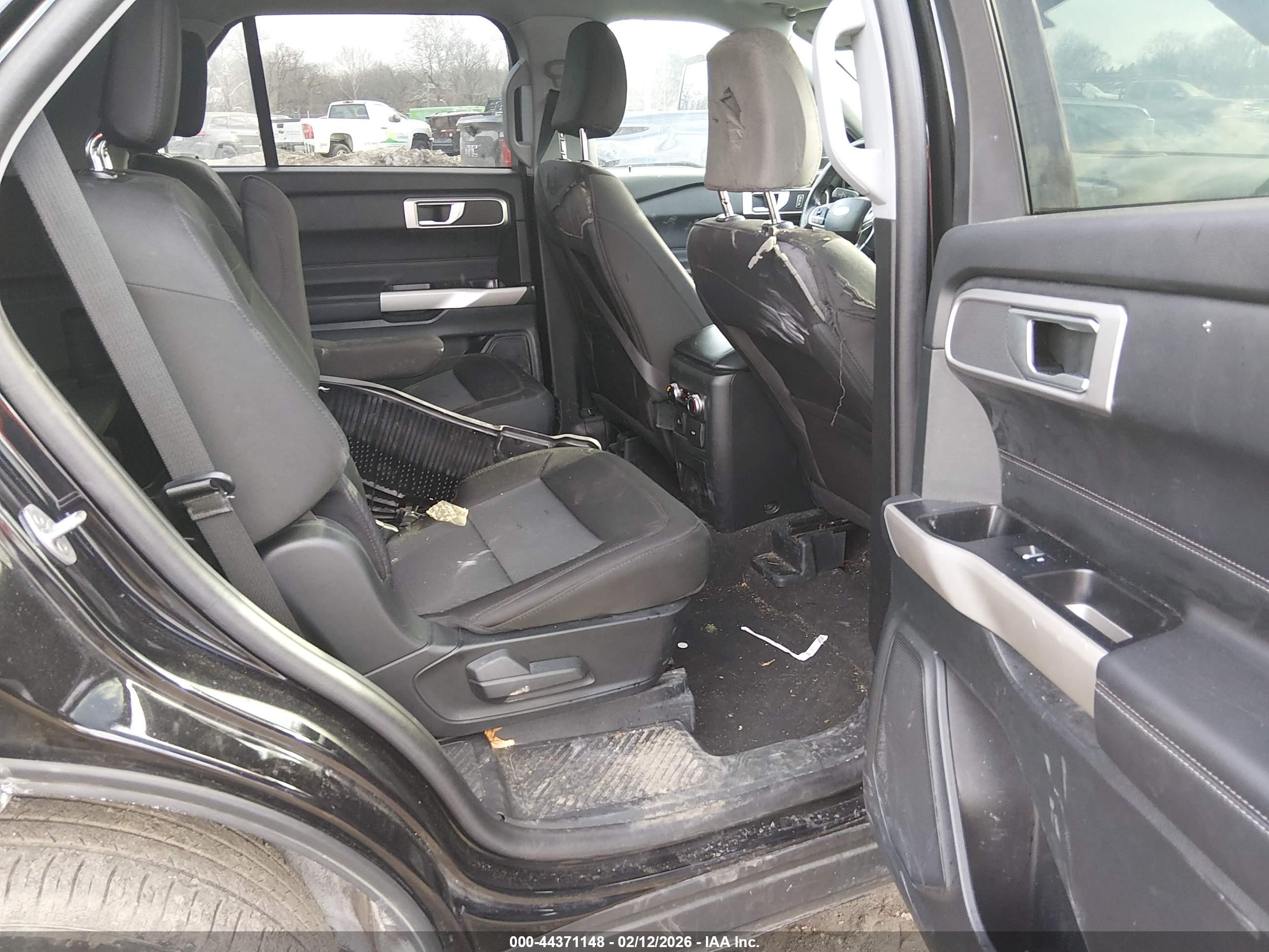 FORD EXPLORER image 8
