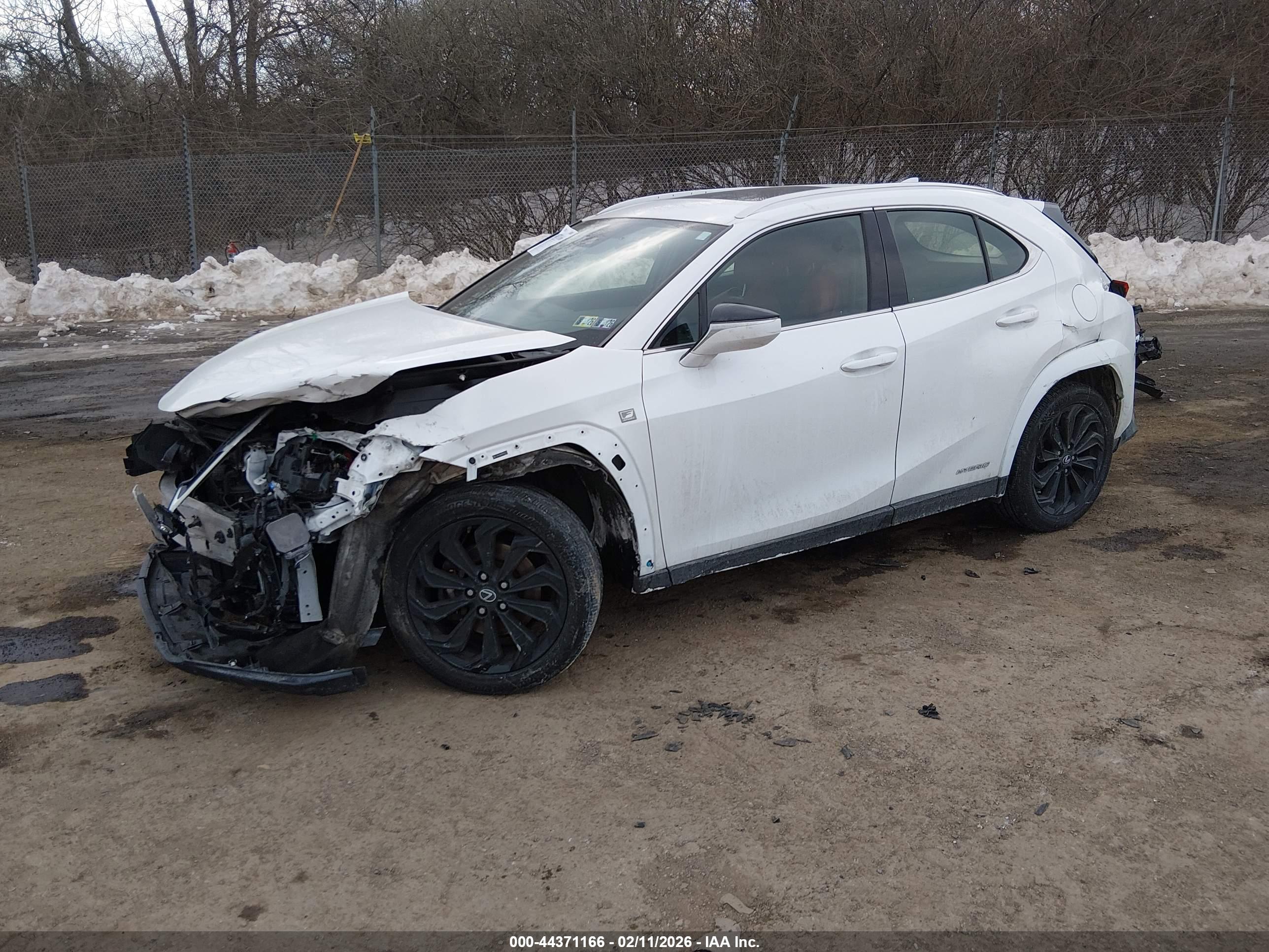LEXUS UX image 2