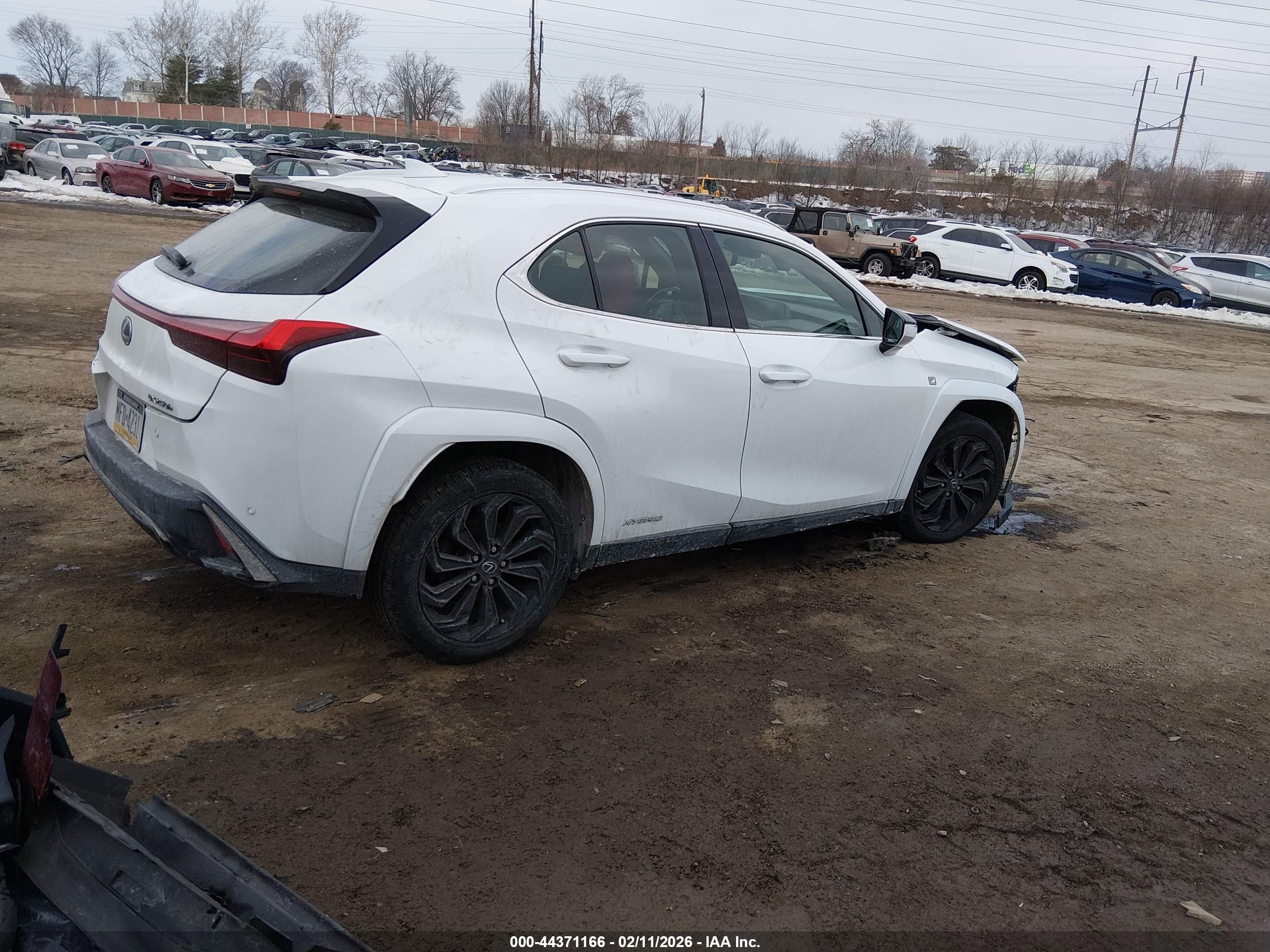 LEXUS UX image 4