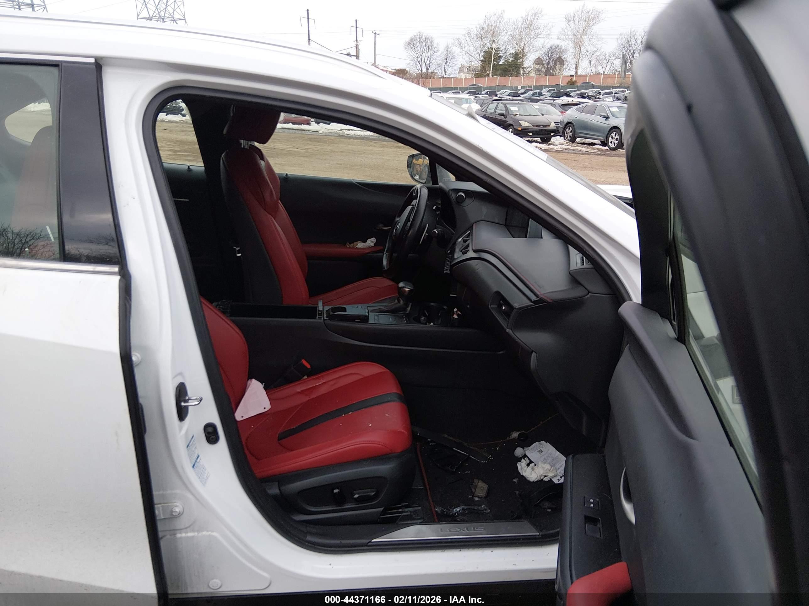 LEXUS UX image 5