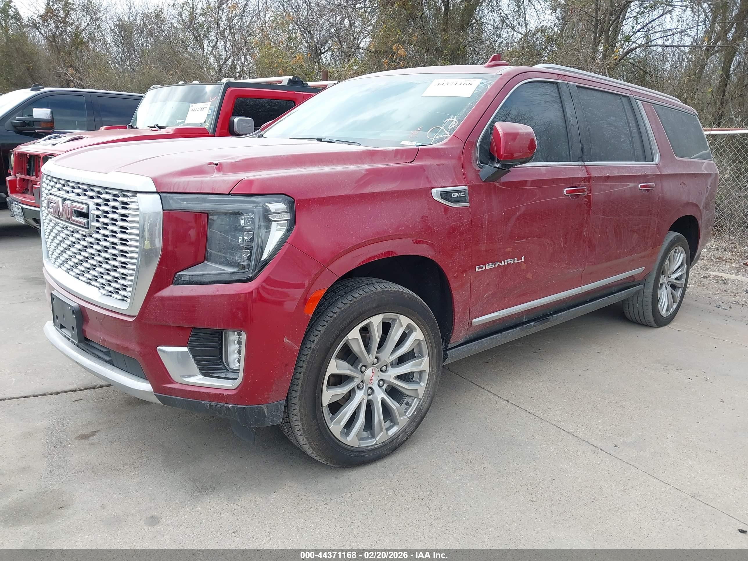 GMC YUKON image 2