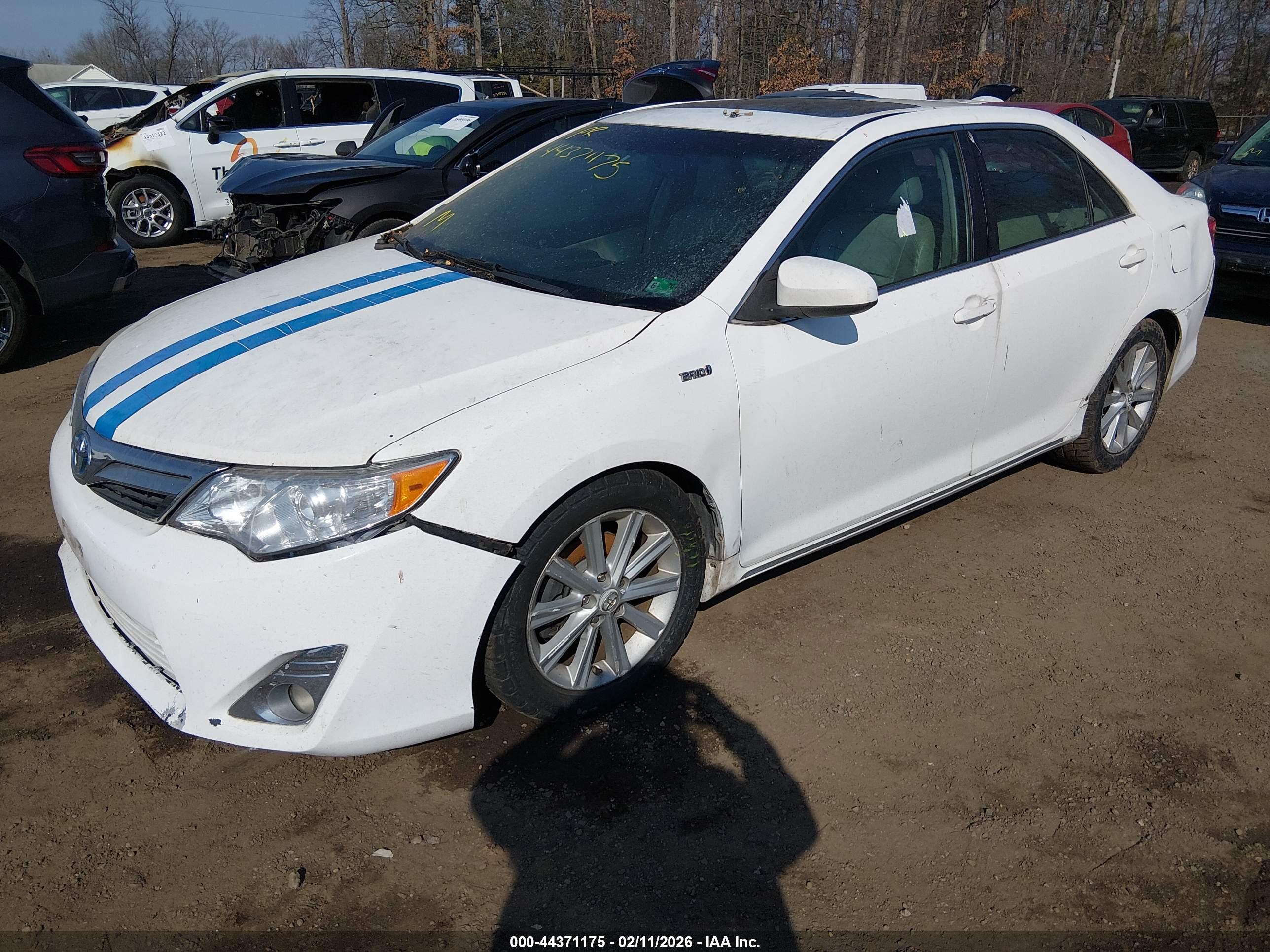 TOYOTA CAMRY image 2
