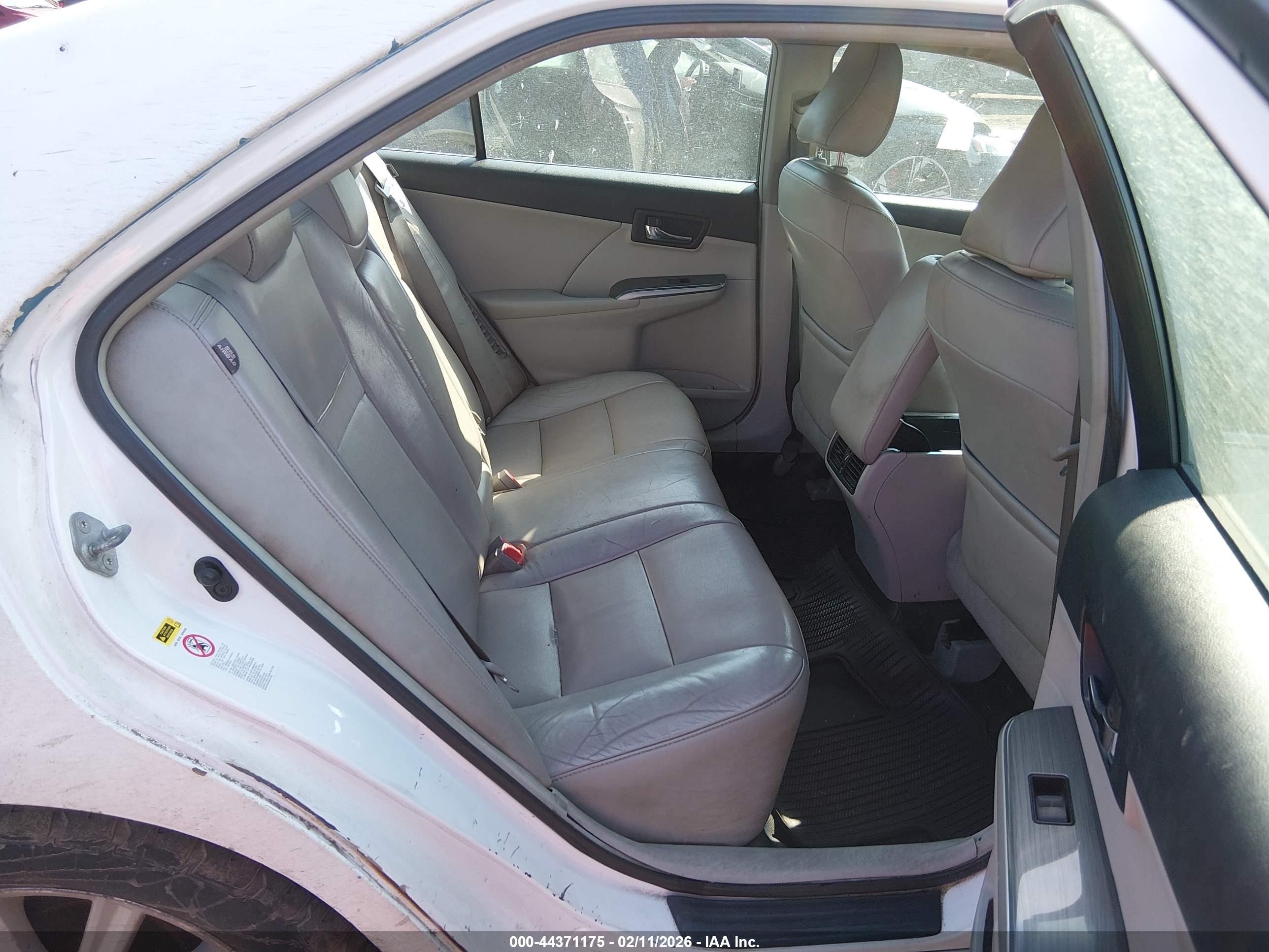 TOYOTA CAMRY image 8