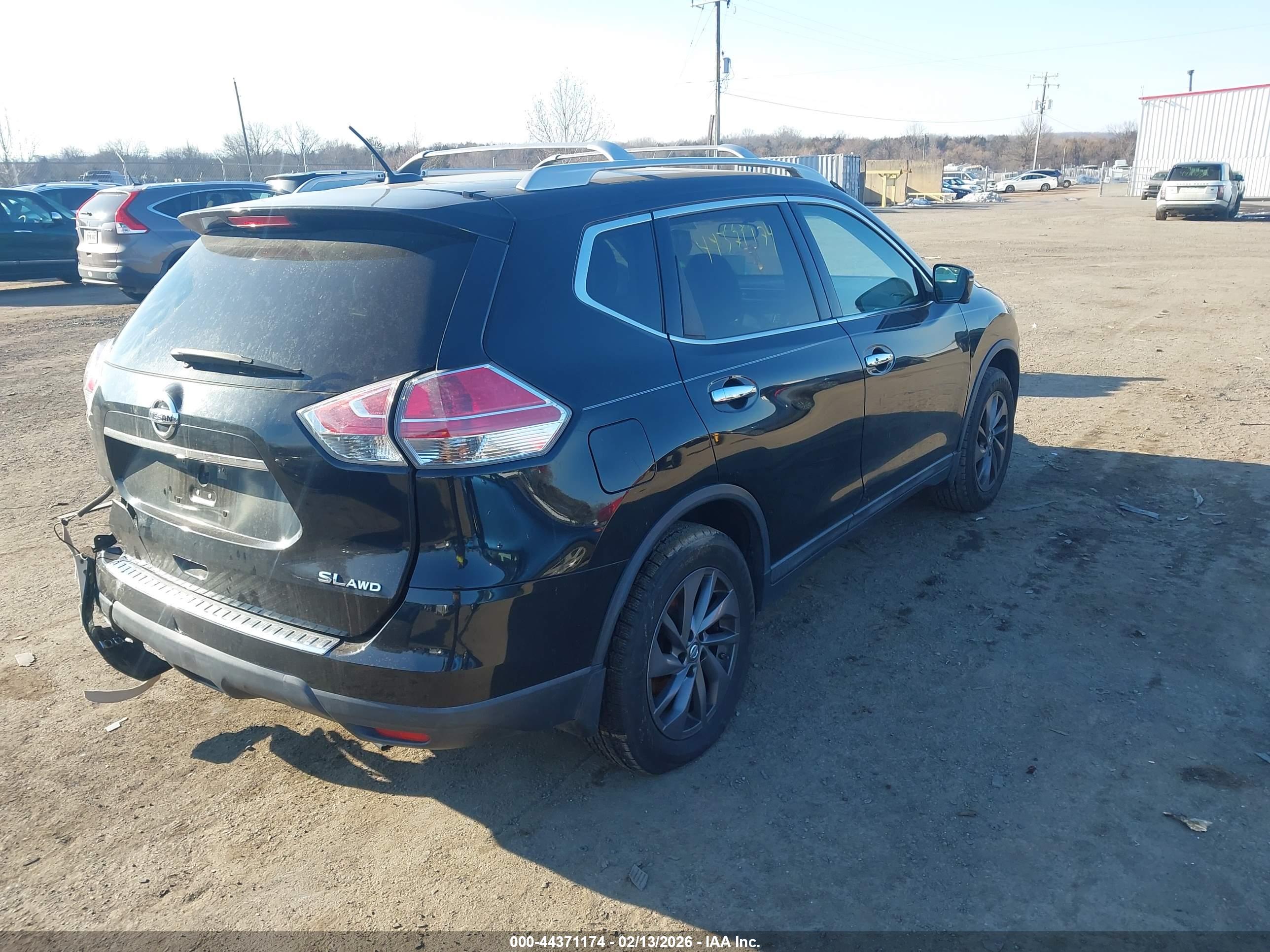 NISSAN ROGUE image 4