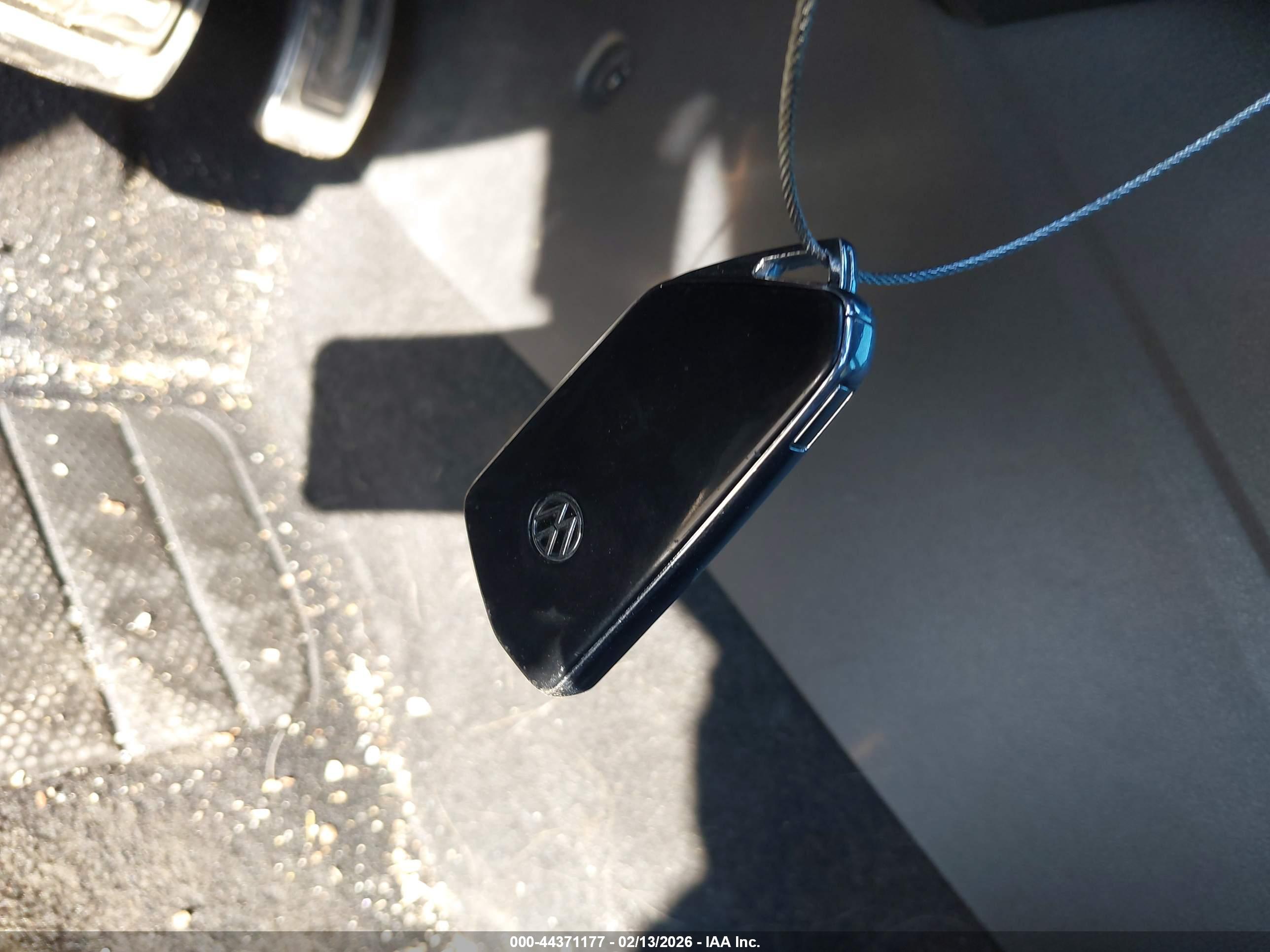 VOLKSWAGEN GOLF image 11