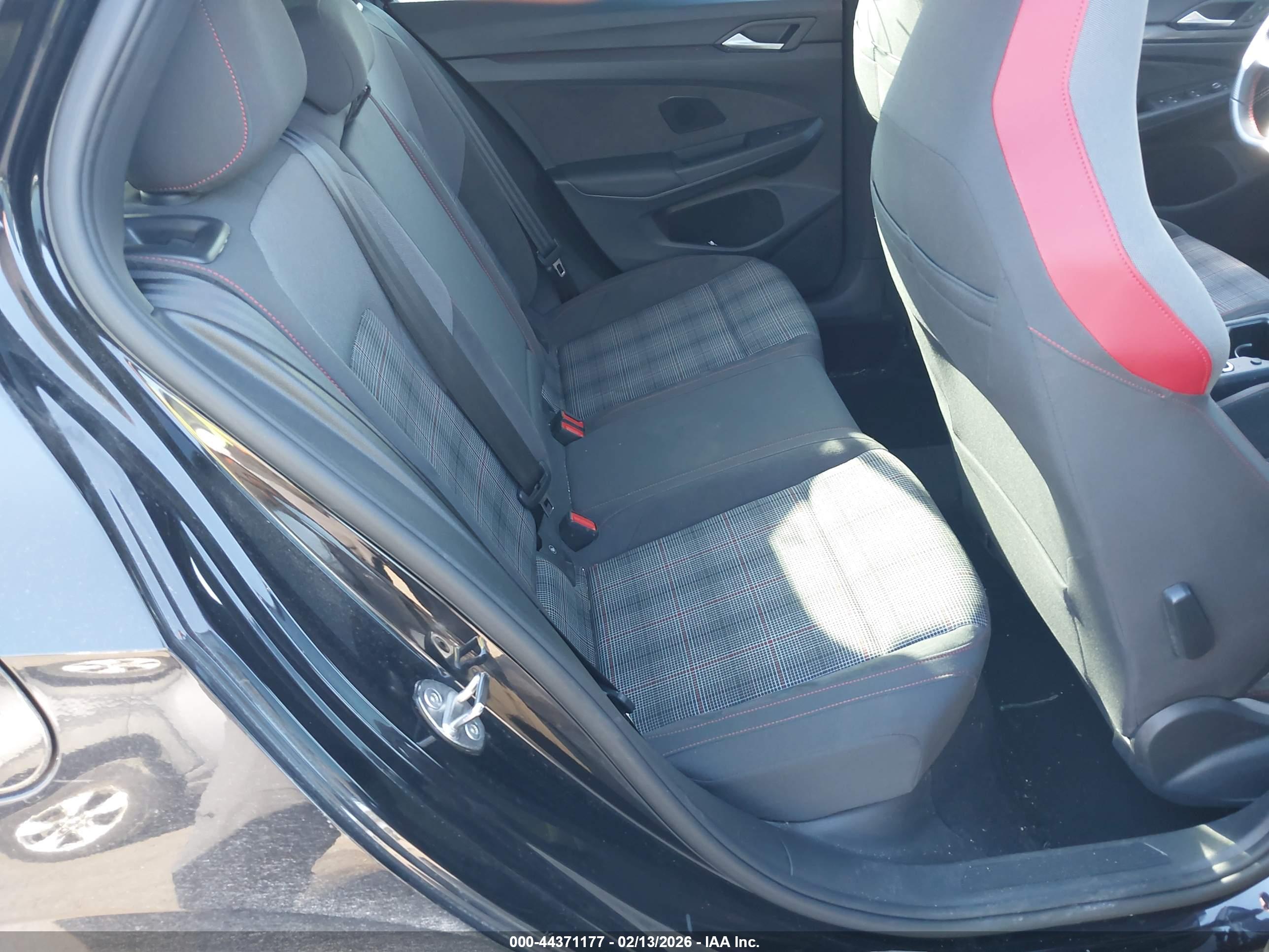 VOLKSWAGEN GOLF image 8