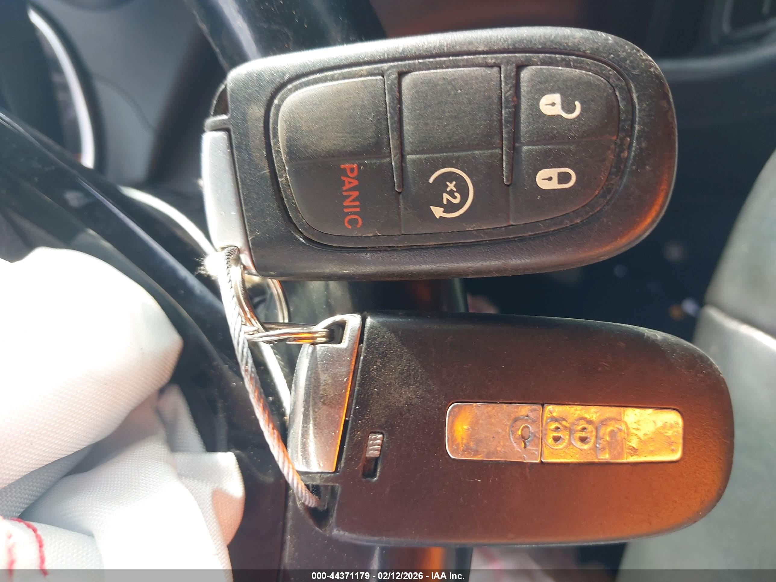 JEEP CHEROKEE image 11