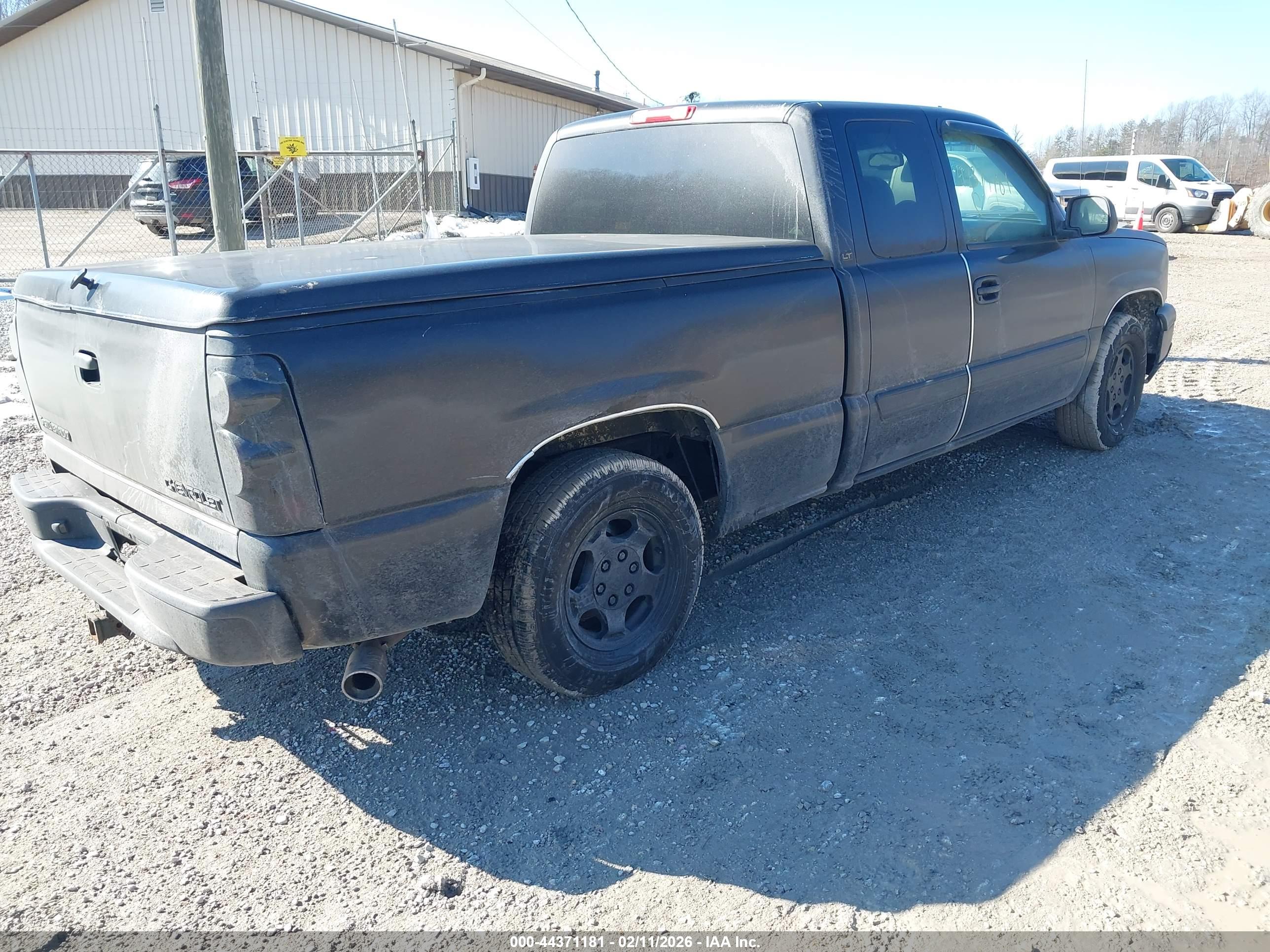 CHEVROLET SILVERADO image 4