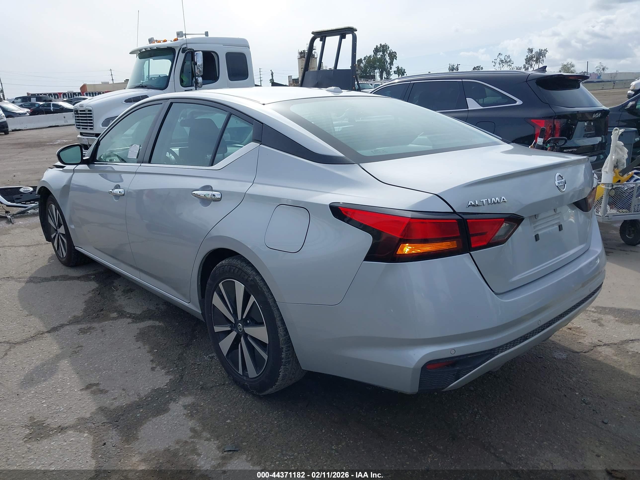NISSAN ALTIMA image 3