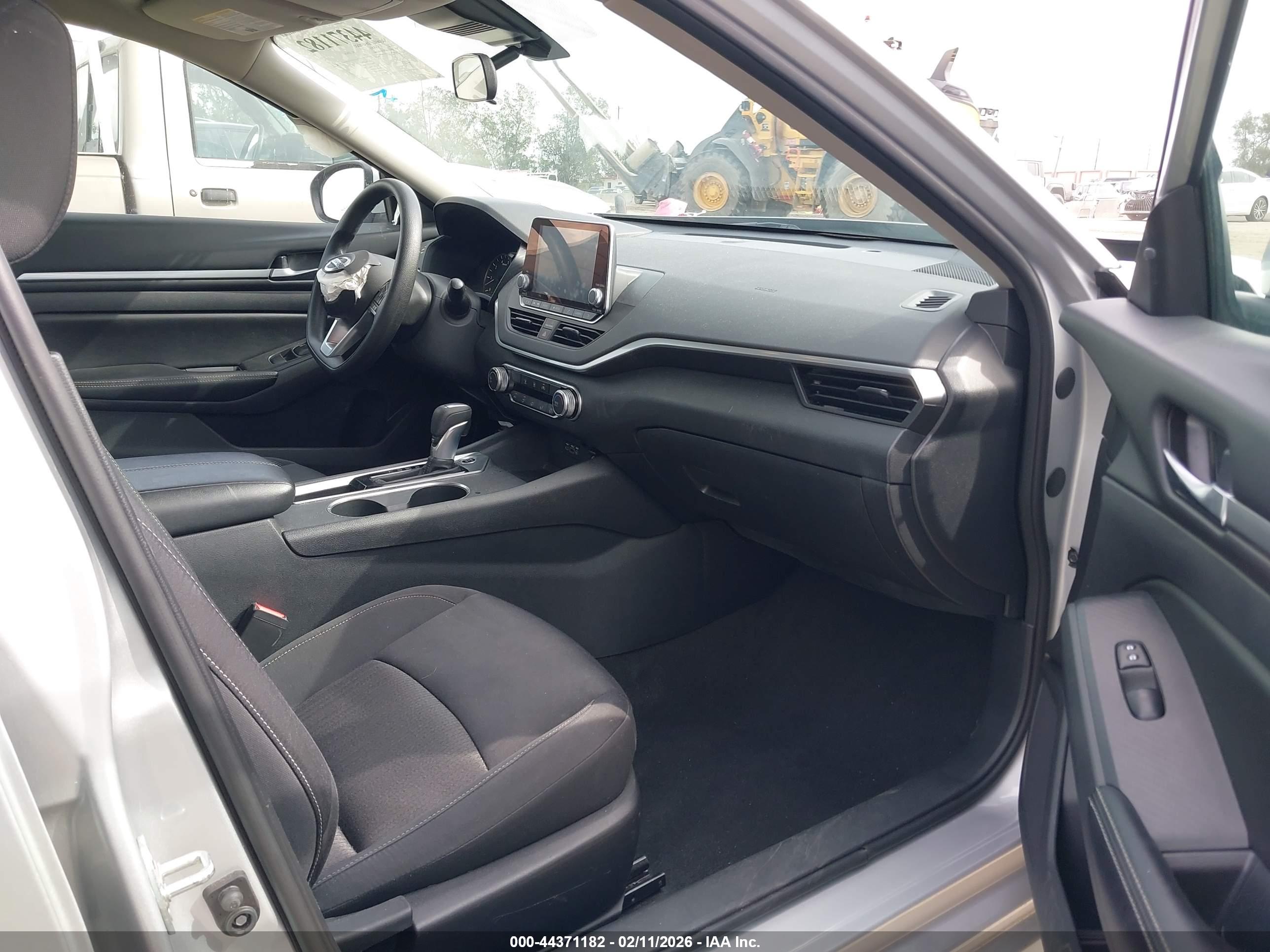 NISSAN ALTIMA image 5
