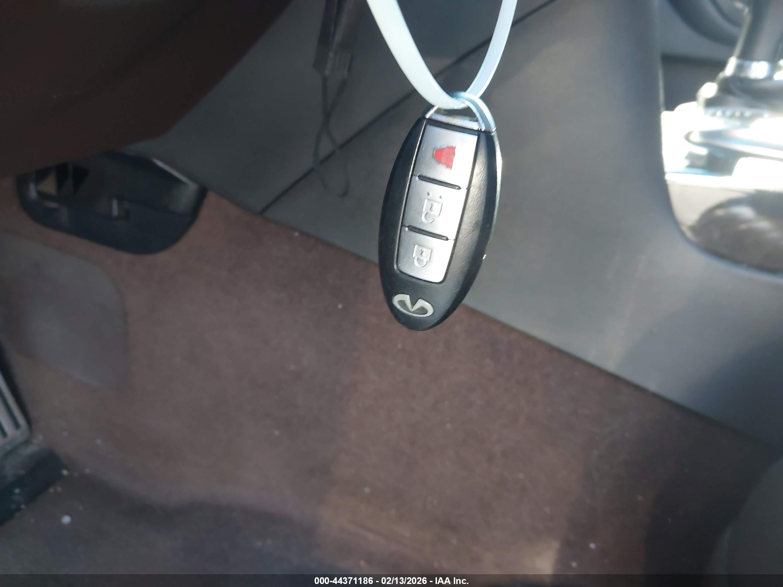 INFINITI FX35 image 11