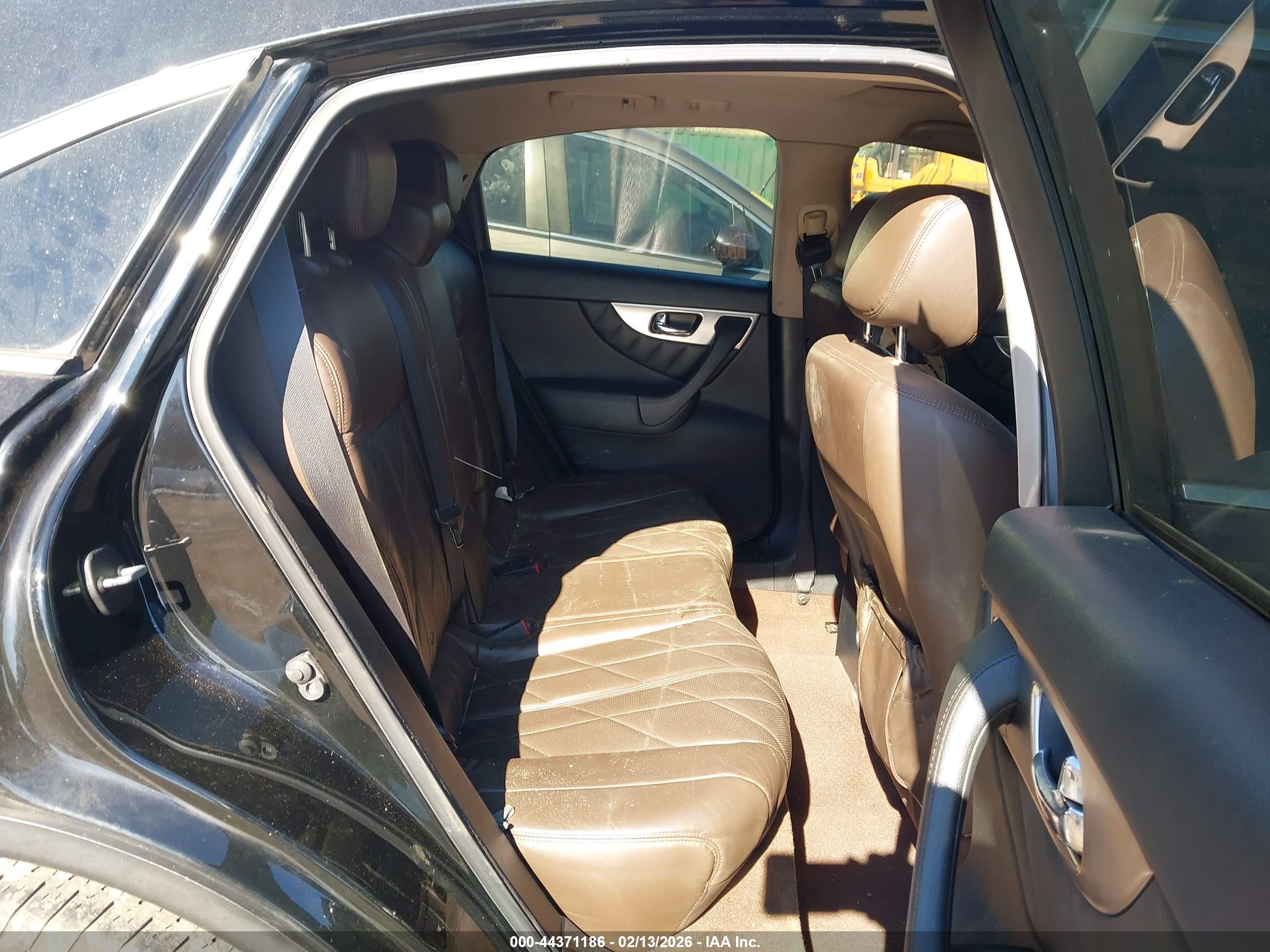 INFINITI FX35 image 8