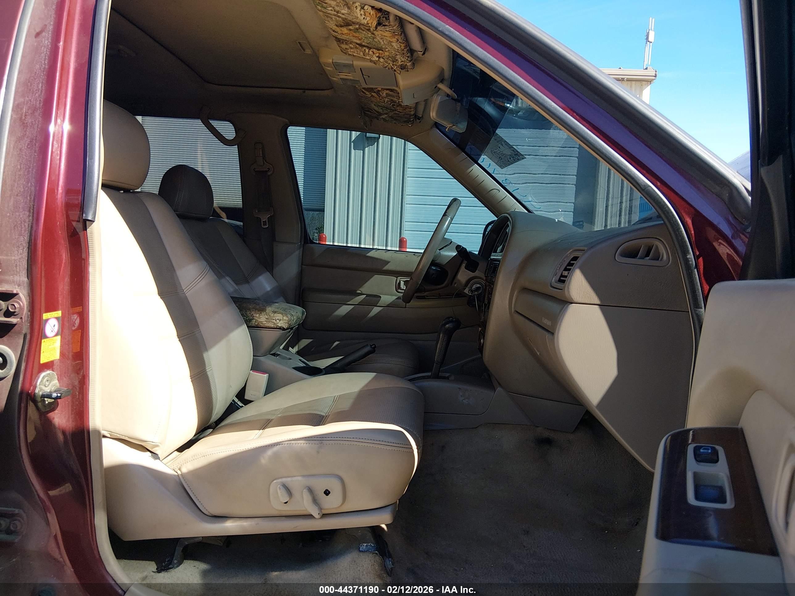 NISSAN PATHFINDER image 5