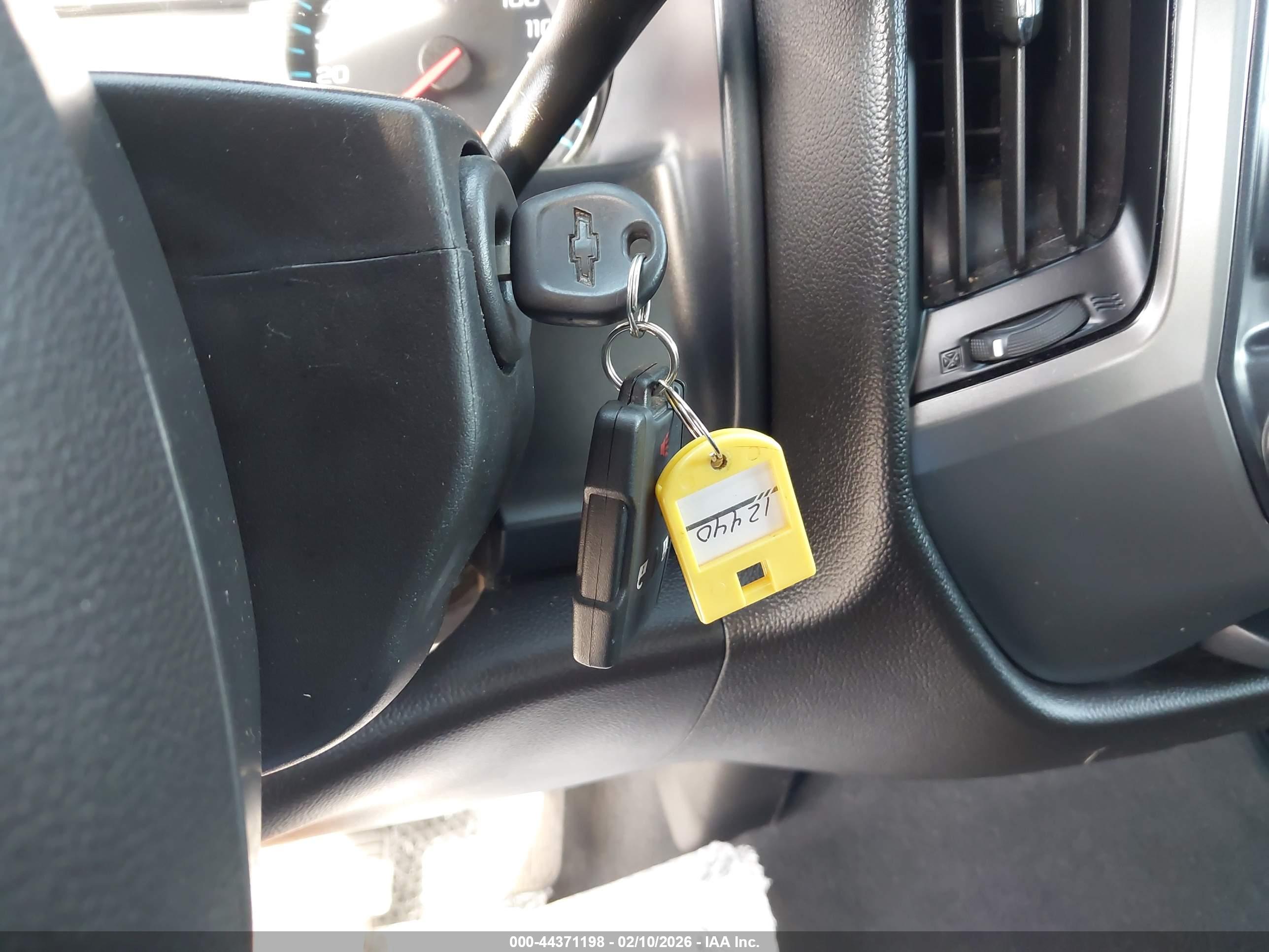 CHEVROLET SILVERADO image 11