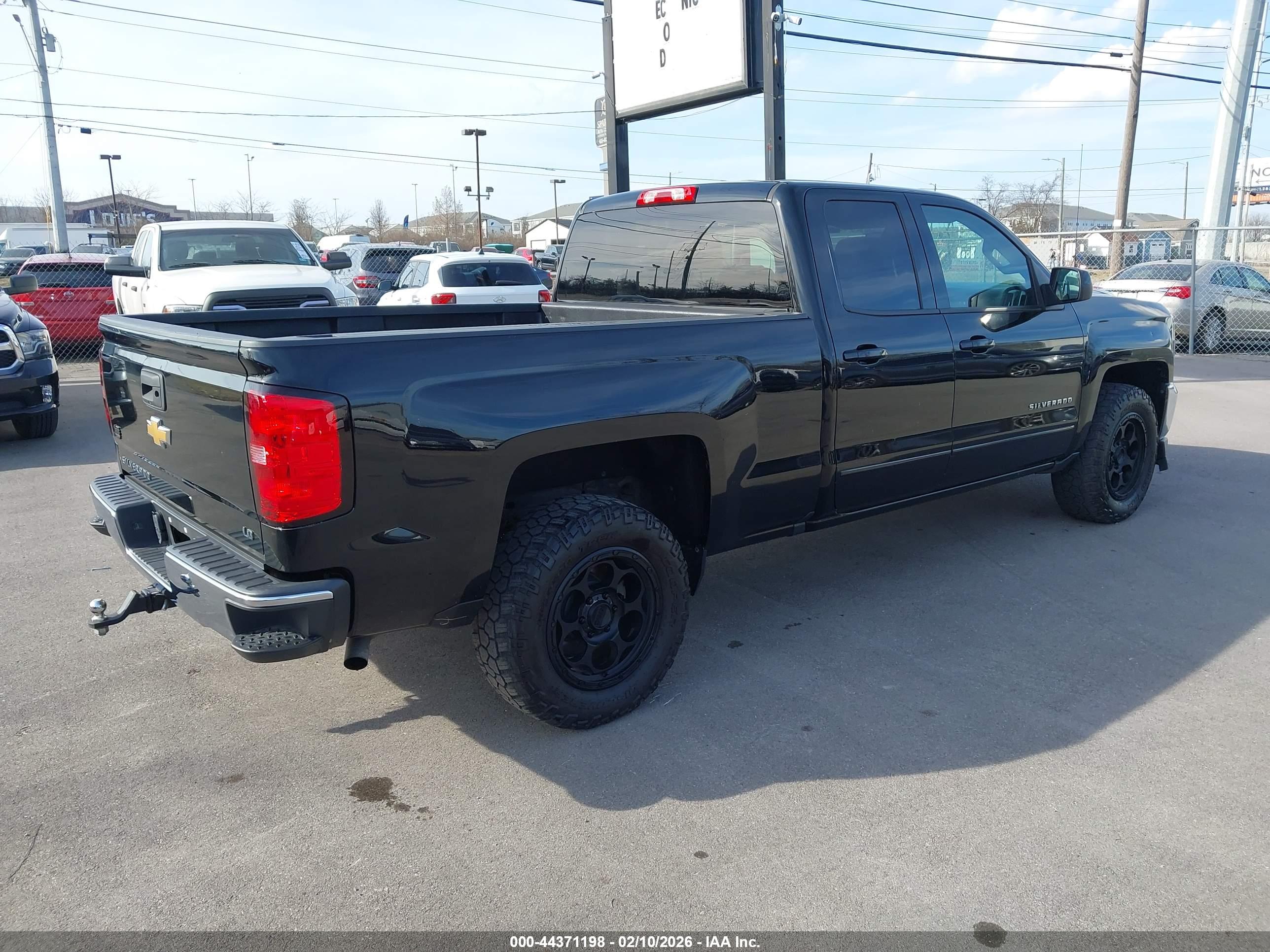CHEVROLET SILVERADO image 4
