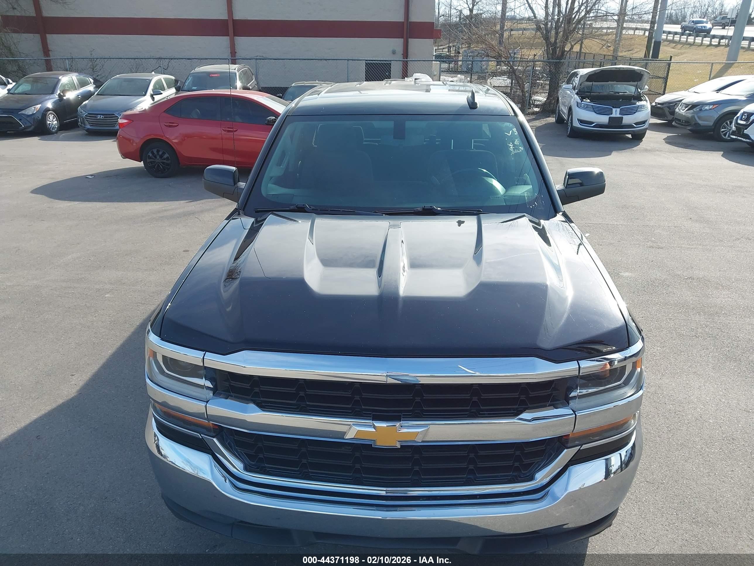 CHEVROLET SILVERADO image 6