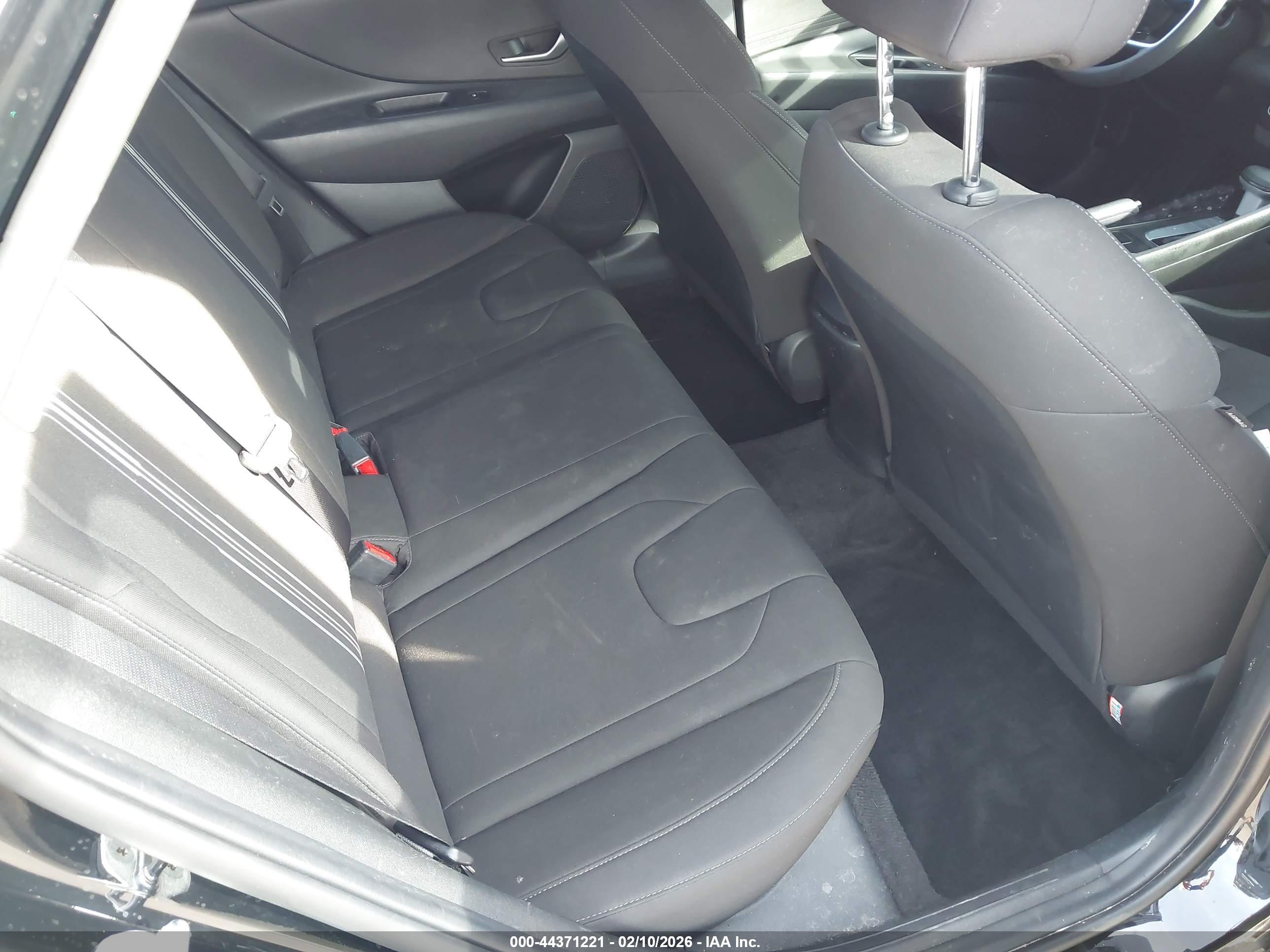 HYUNDAI ELANTRA image 8