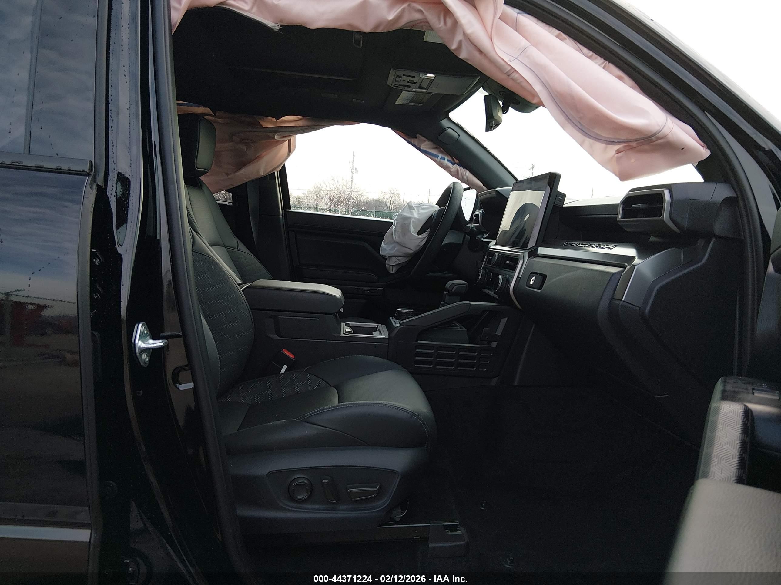 TOYOTA TACOMA image 5