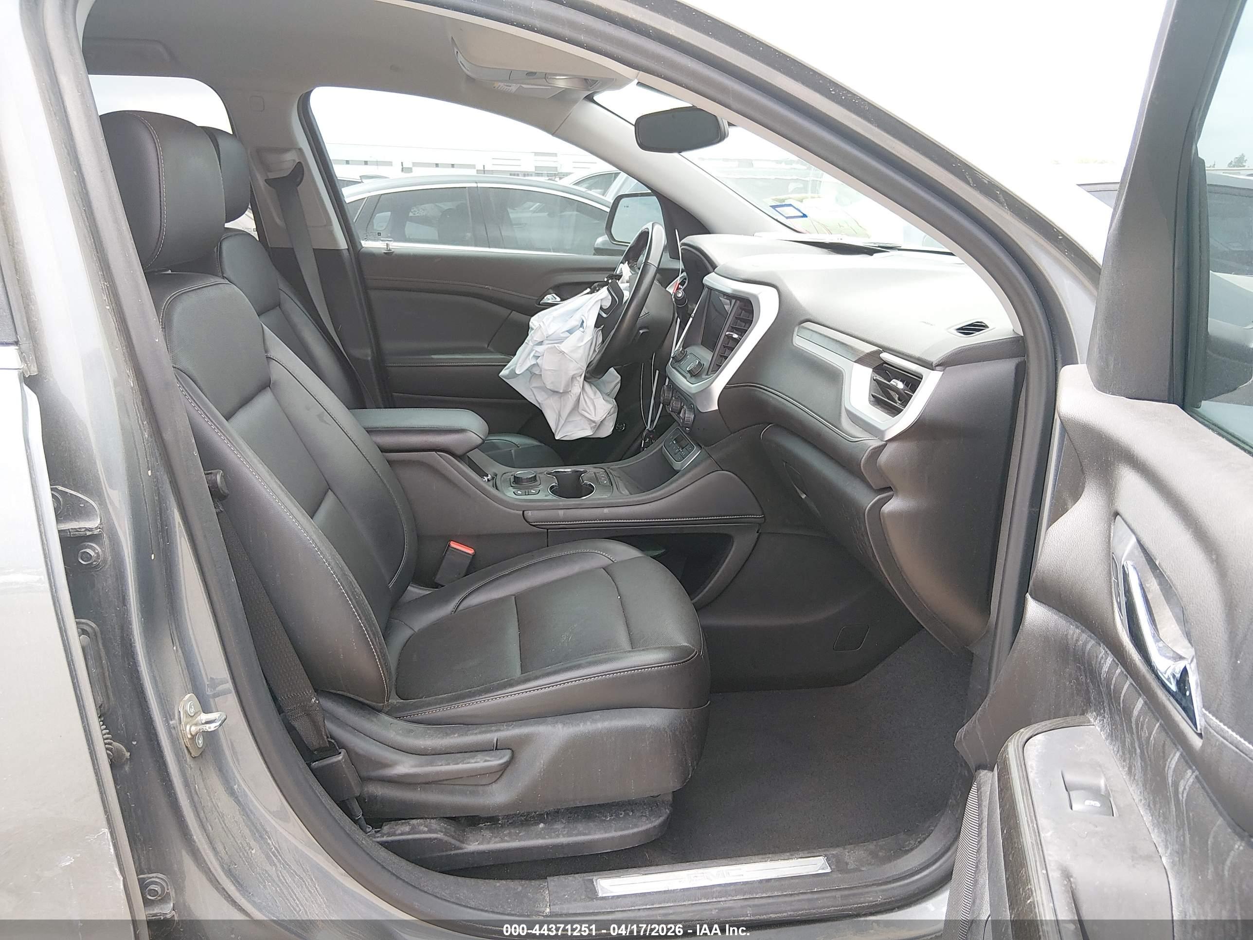 GMC ACADIA image 5