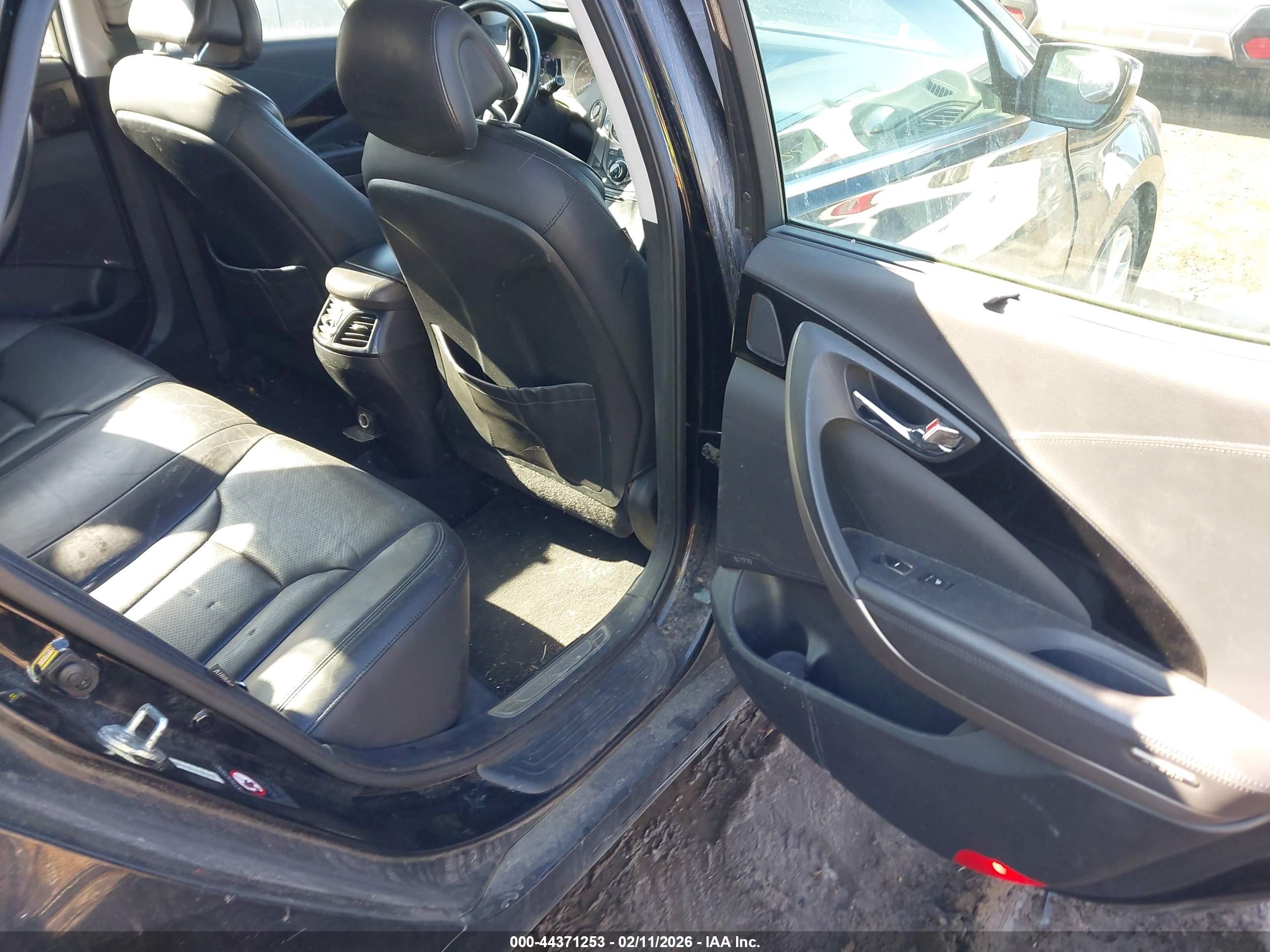 HYUNDAI AZERA image 8