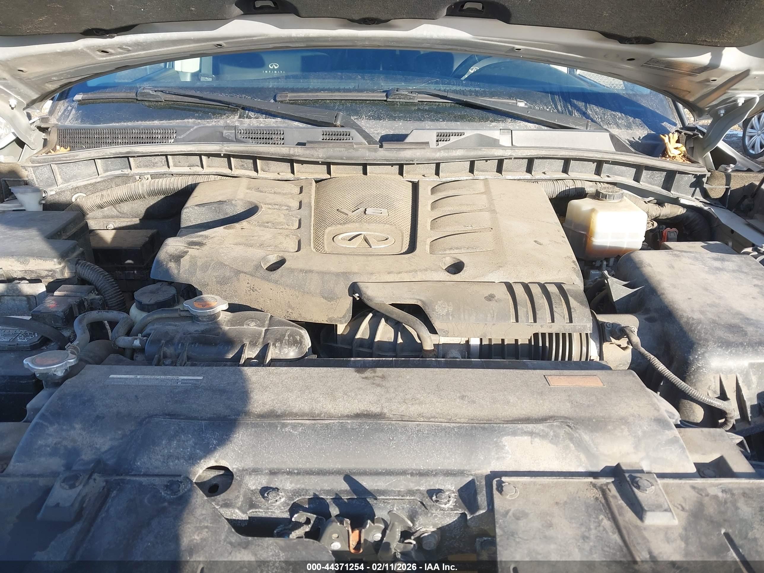 INFINITI QX56 image 10