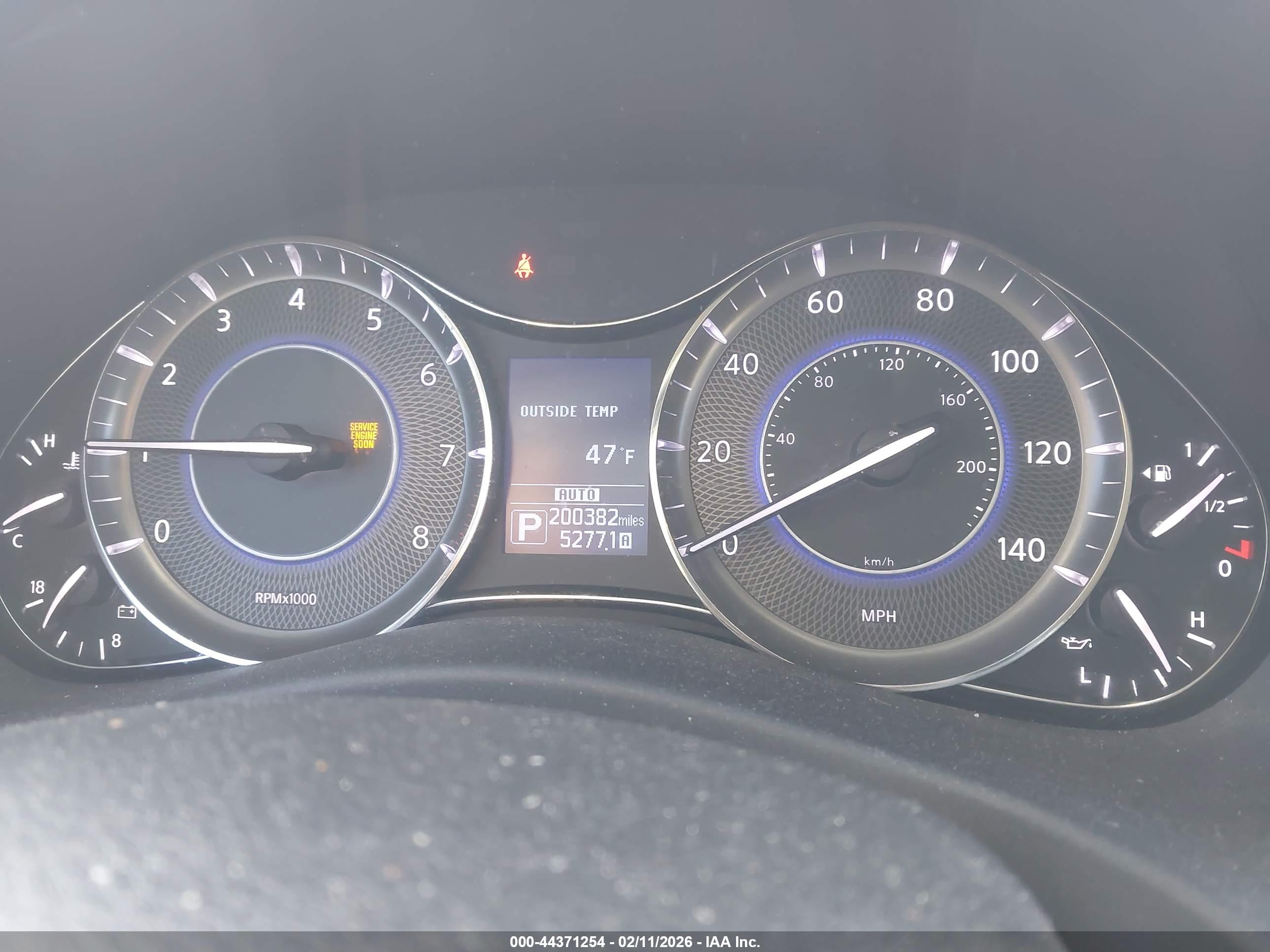 INFINITI QX56 image 7