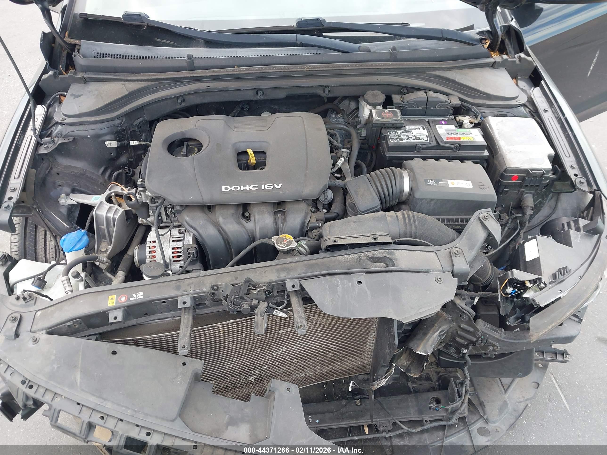 HYUNDAI ELANTRA image 10