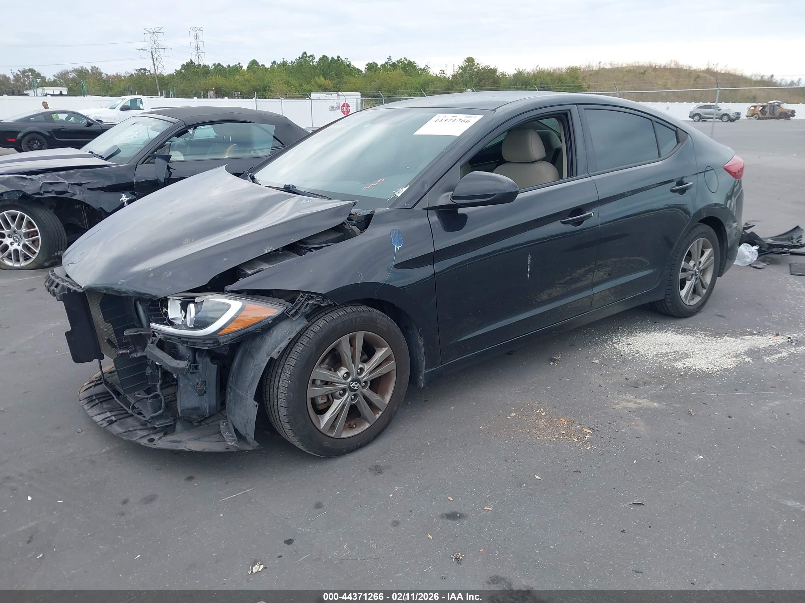 HYUNDAI ELANTRA image 2