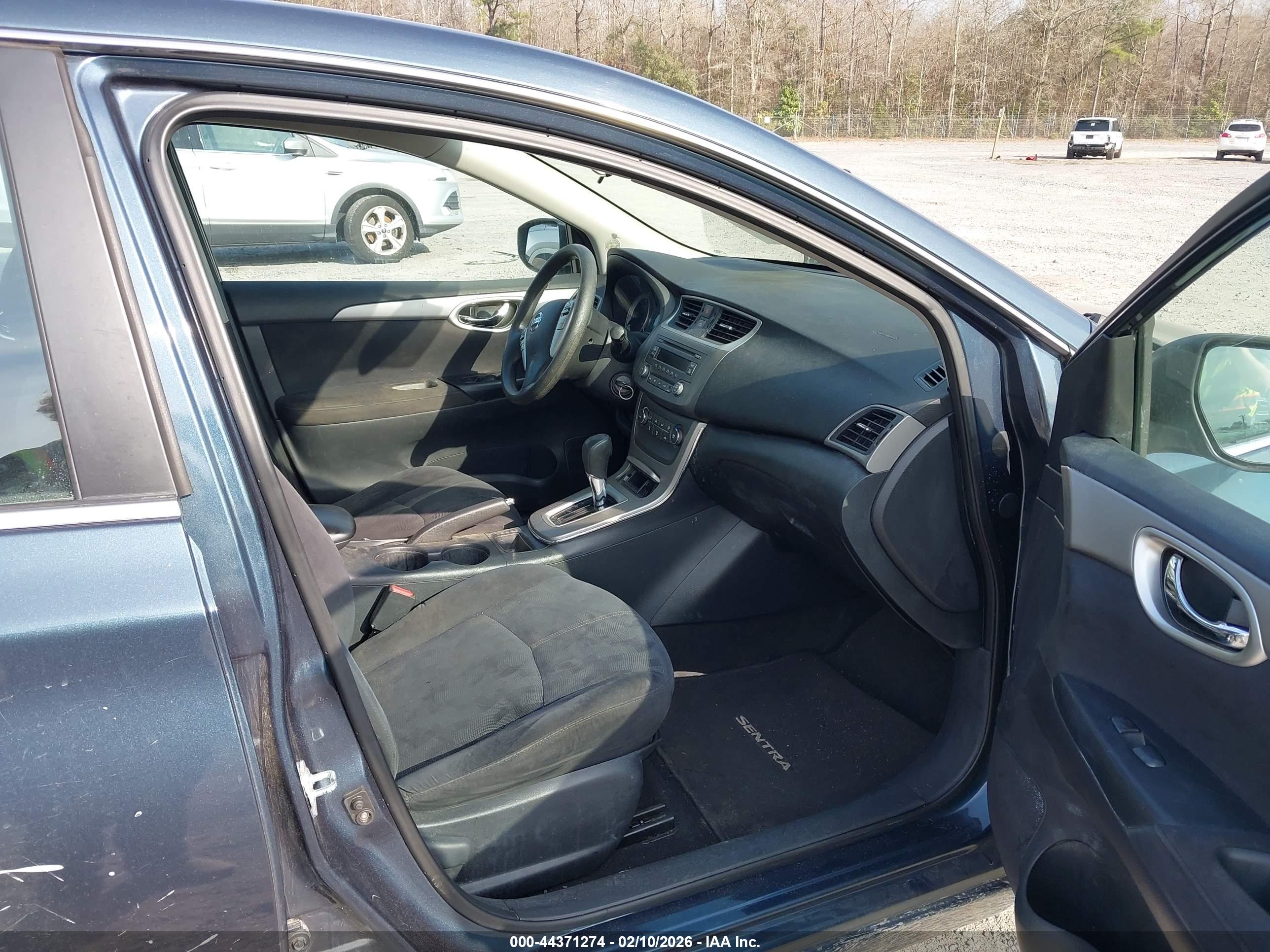 NISSAN SENTRA image 5