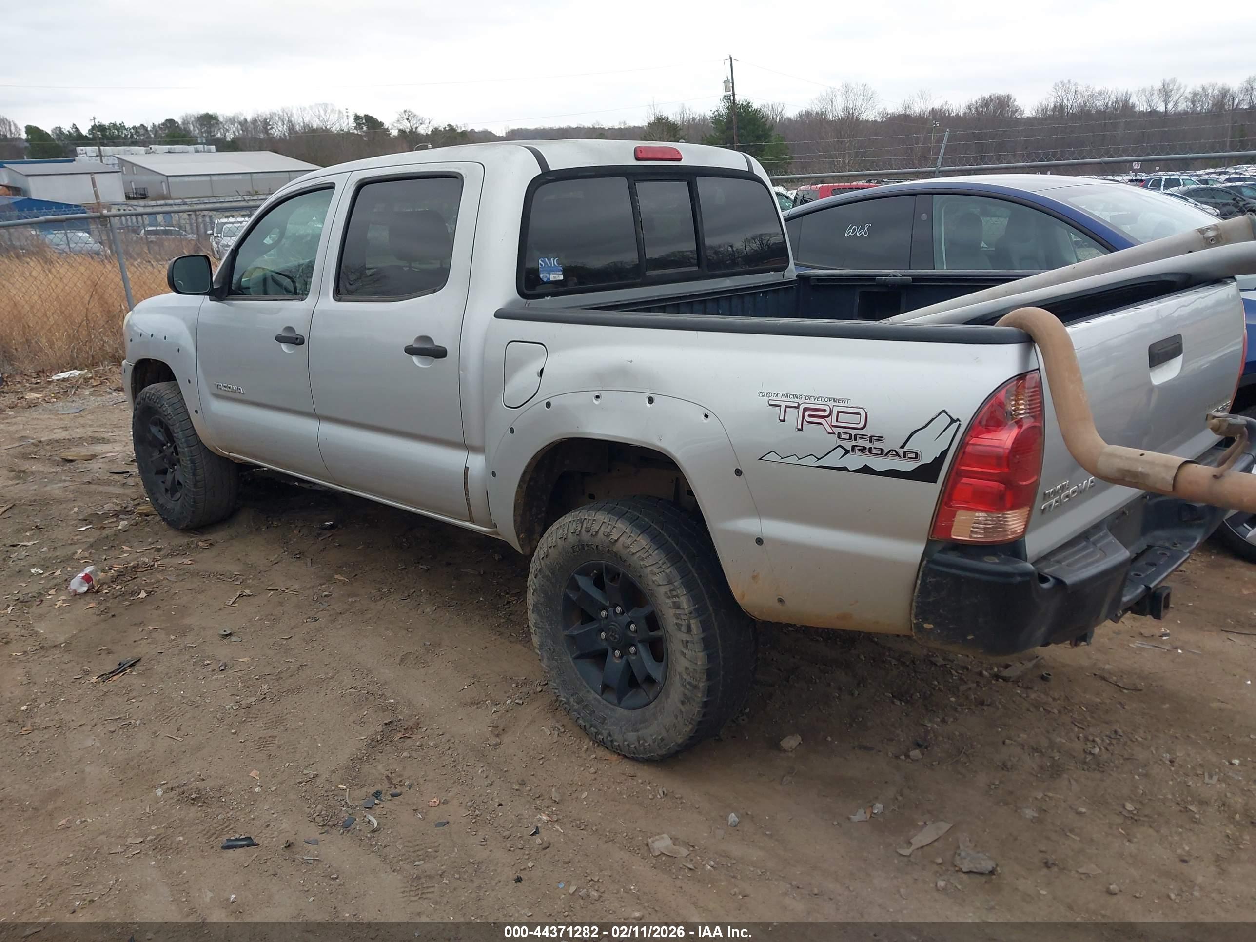 TOYOTA TACOMA image 3