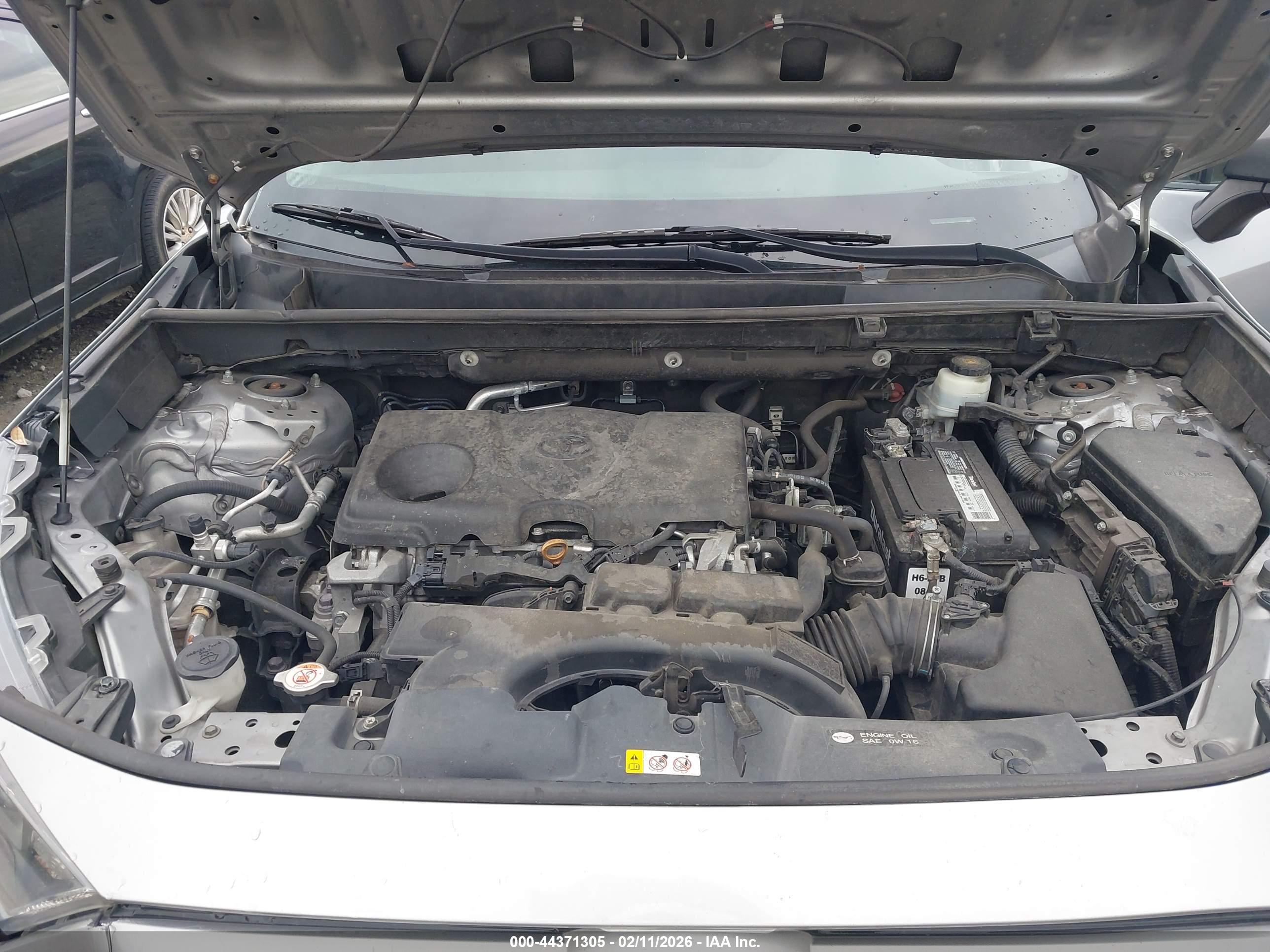 TOYOTA RAV4 image 10